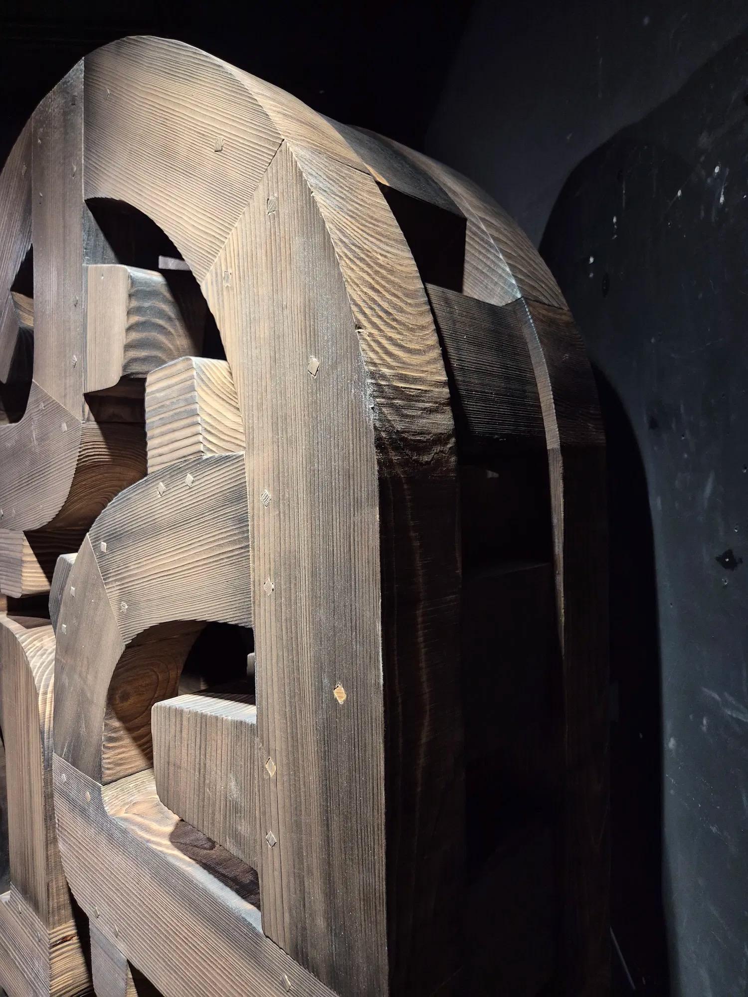 No.090924 de Thierry Martenon - gran escultura de madera, tótem geométrico abstracto en venta 8