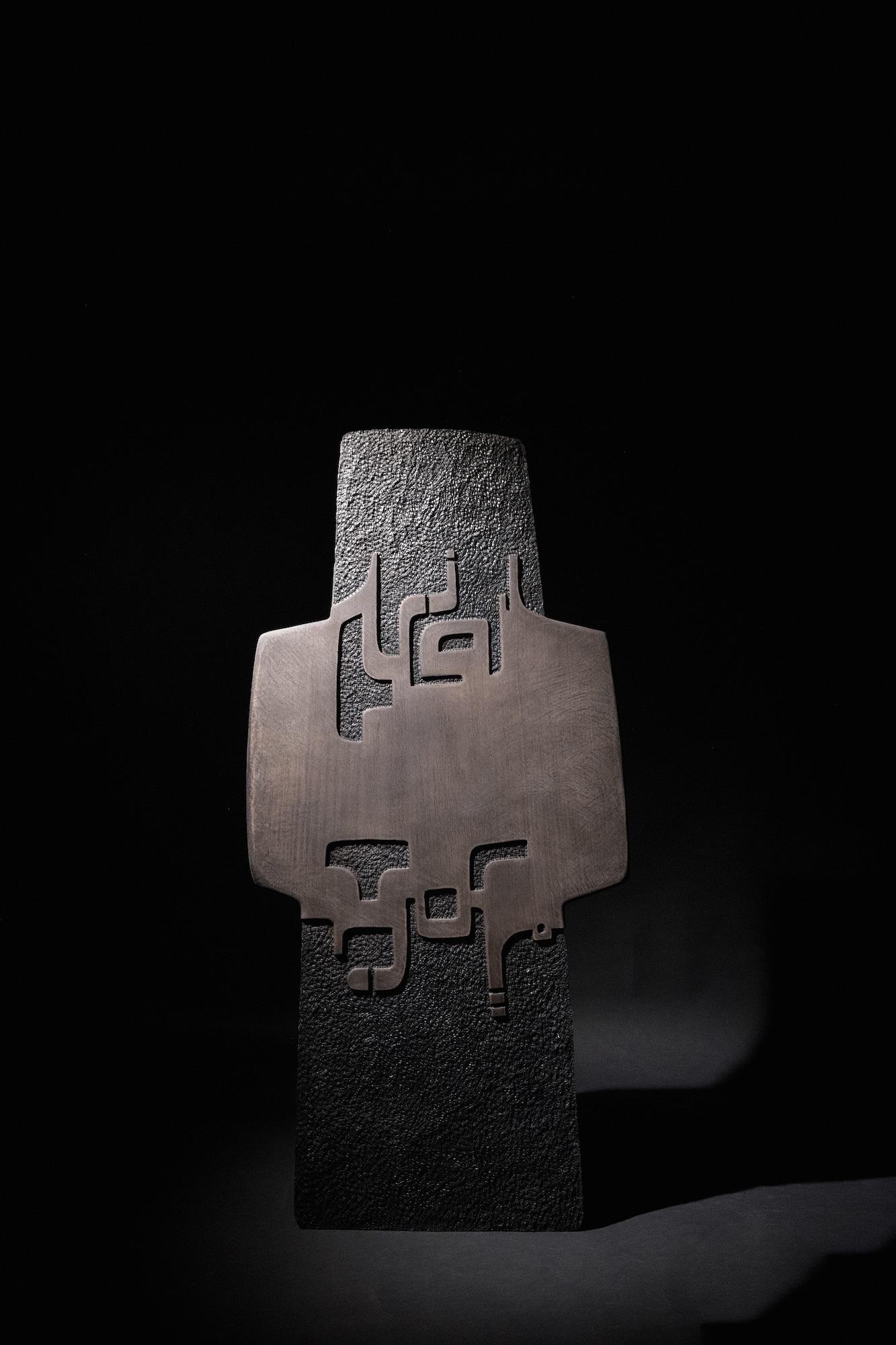 No.091122 de Thierry Martenon - grande sculpture abstraite, géométrique, bois, totem en vente 2