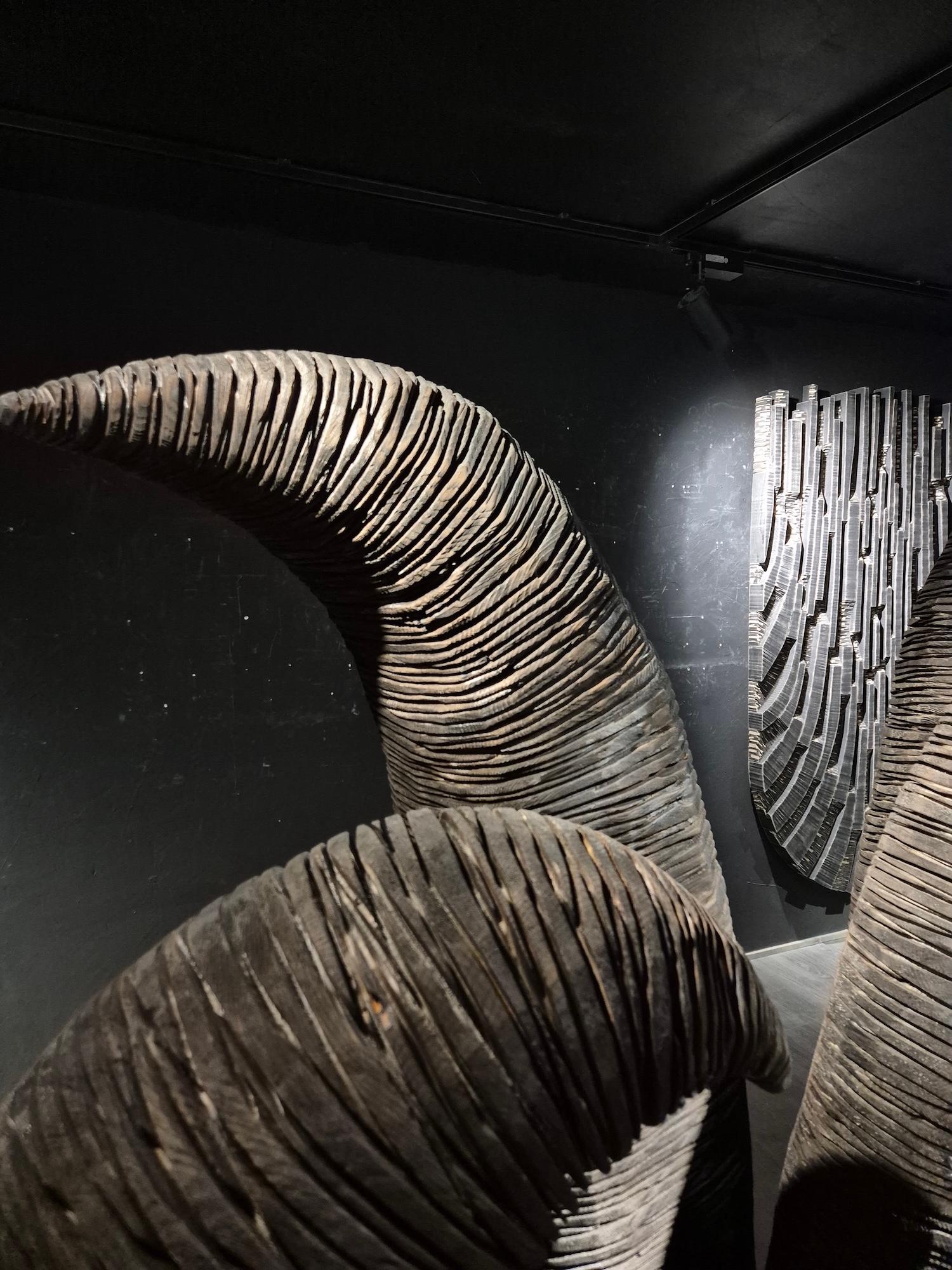 No.210624 di Thierry Martenon - scultura da parete di grandi dimensioni, geometrica astratta, Wood in vendita 11