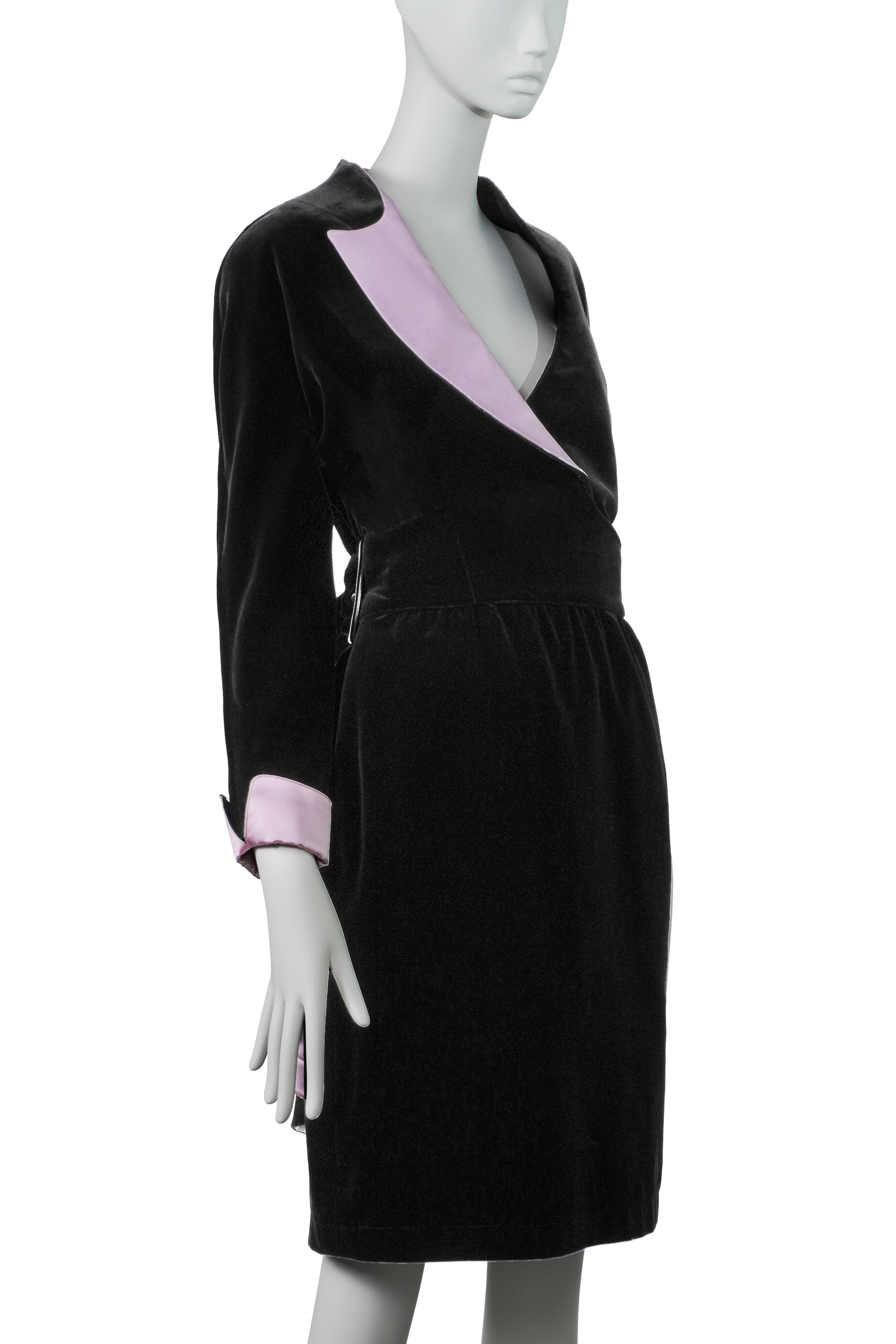 Abito a portafoglio in velluto Thierry Mugler anni '80 con accenti di seta rosa FR38 in vendita 10