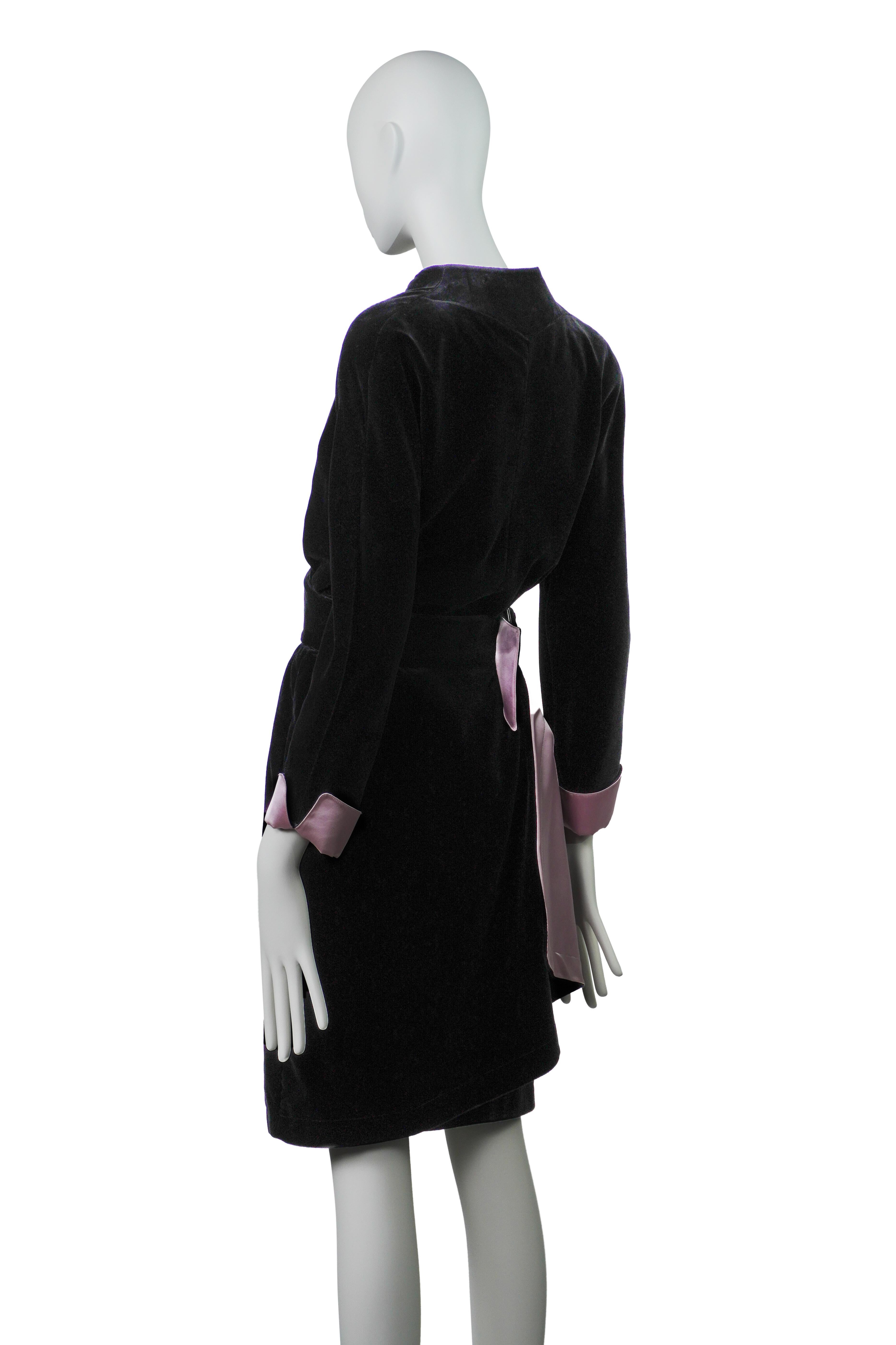 Abito a portafoglio in velluto Thierry Mugler anni '80 con accenti di seta rosa FR38 in vendita 1