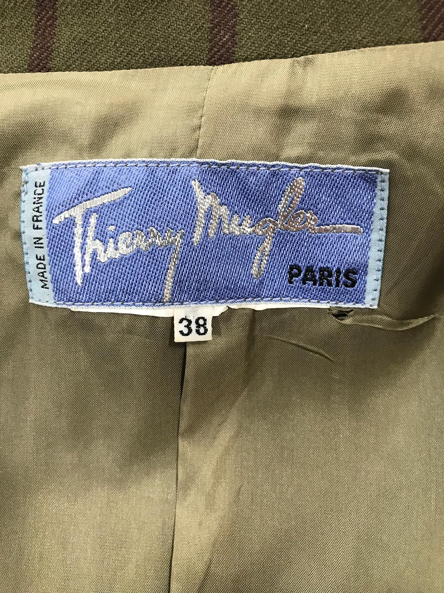 Thierry Mugler - Tailleur jupe à rayures vertes et brunes à taille basse et jupe à boutons-pression, années 1980  en vente 6