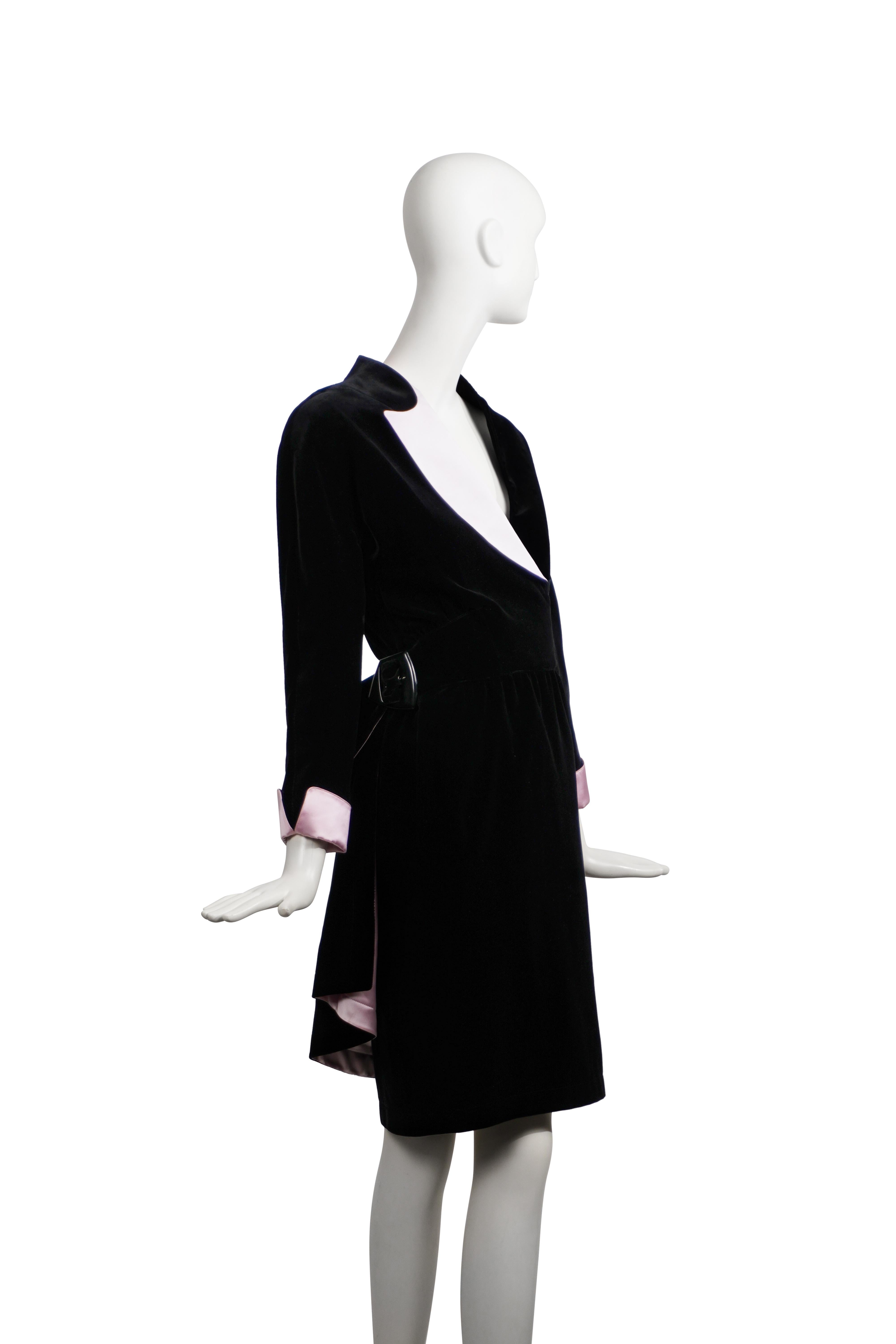Thierry Mugler 1980s Velvet Wrap Dress with Pink Silk Accents FR38 In Excellent Condition For Sale In Berlin, BE