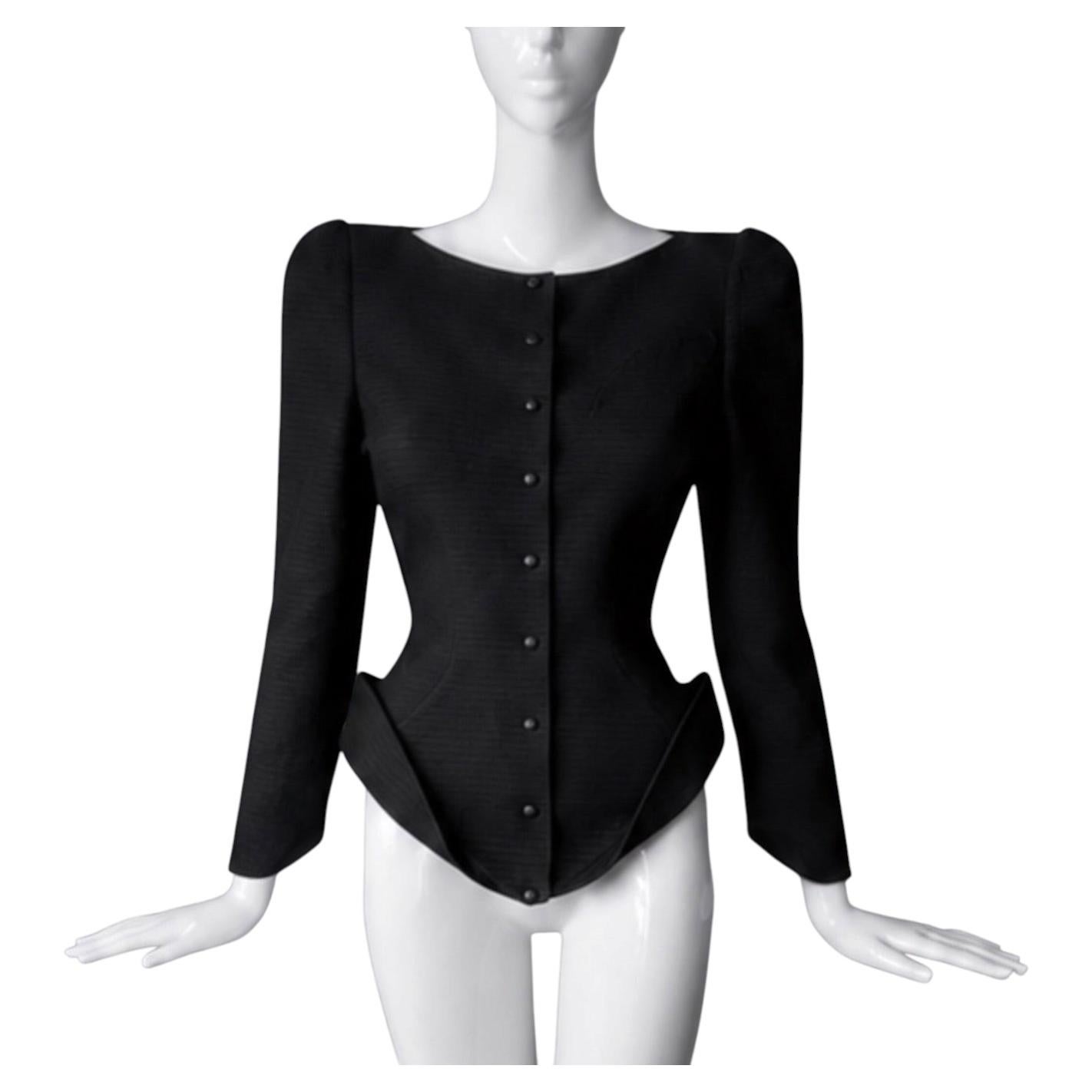 Thierry Mugler 1989: Dramático y escultural  Chaqueta de estilo vanguardista