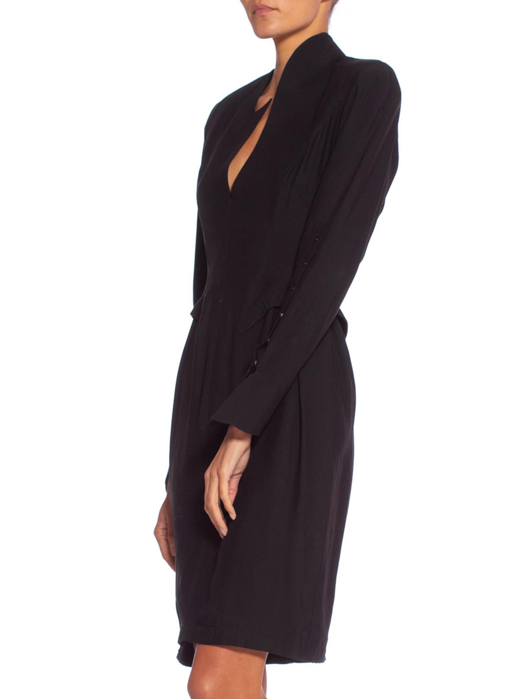 Noir THIERRY MUGLER - Robe à manches longues en soie noire, années 1990 en vente