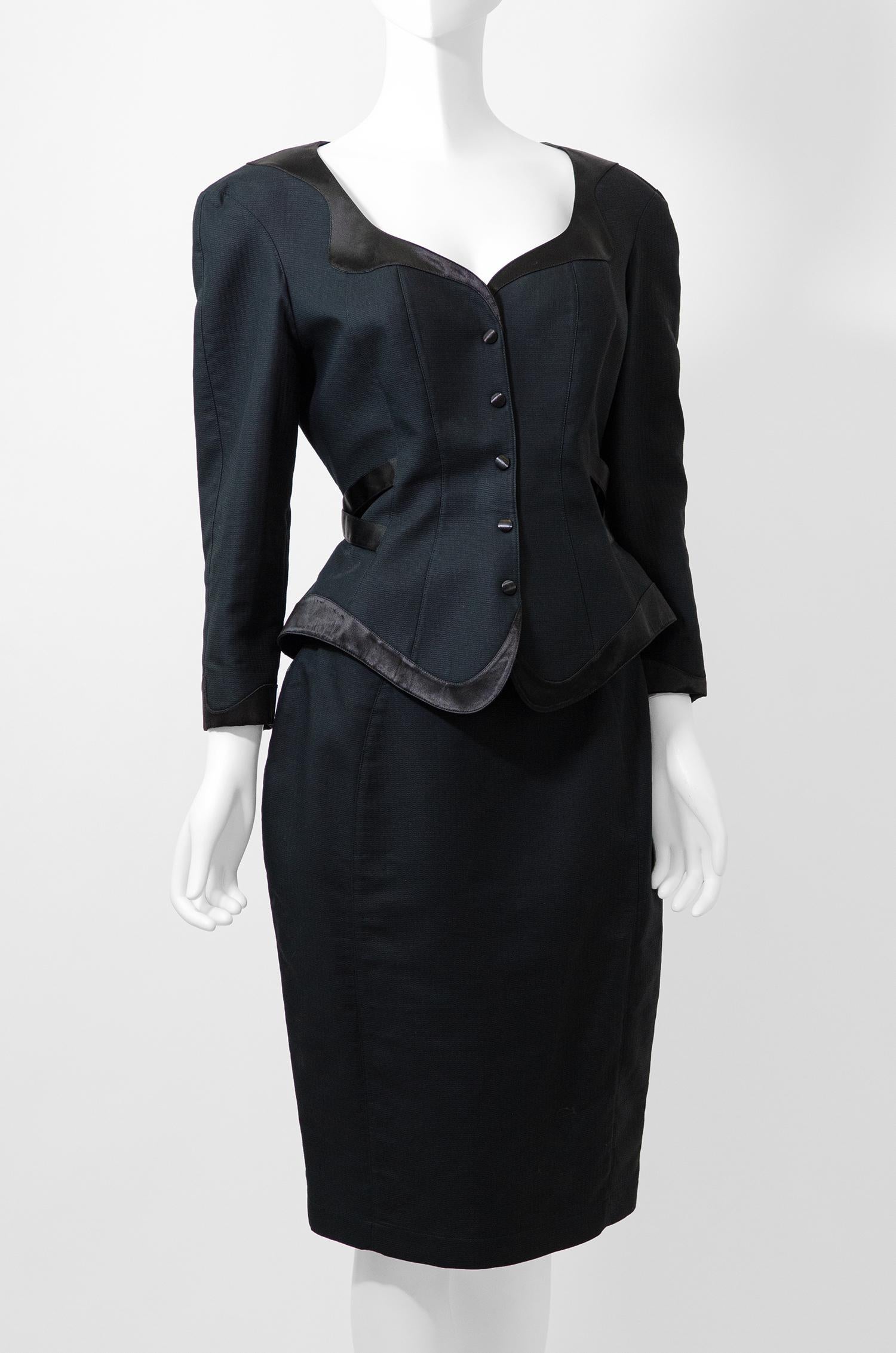 THIERRY MUGLER 1990s Sculptural Tailored Hourglass Suit In Excellent Condition For Sale In Berlin, BE