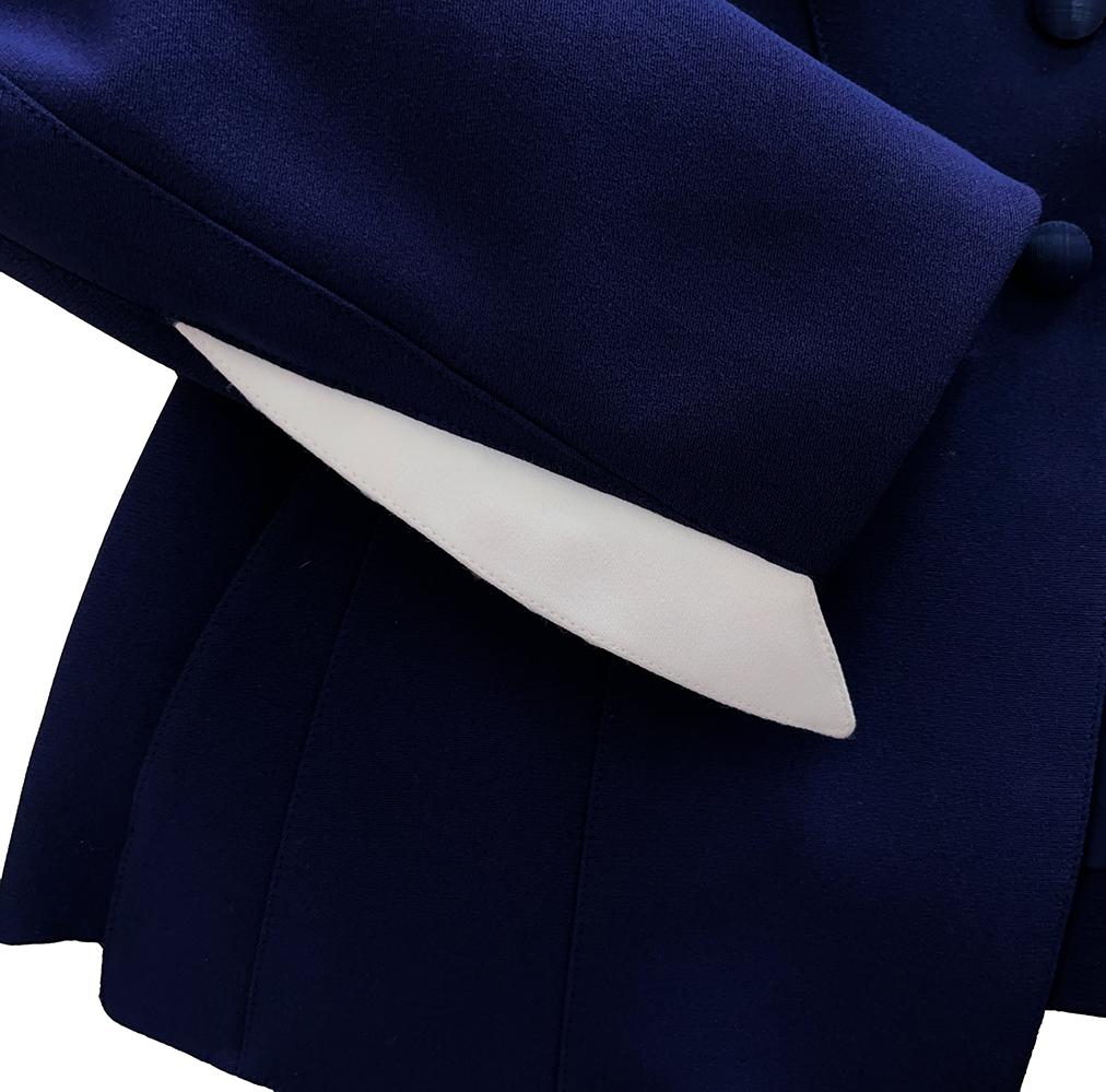 Thierry Mugler 1993 Jacke, seltenes skulpturales, dramatisches, dramatisches Kragen im Angebot 1