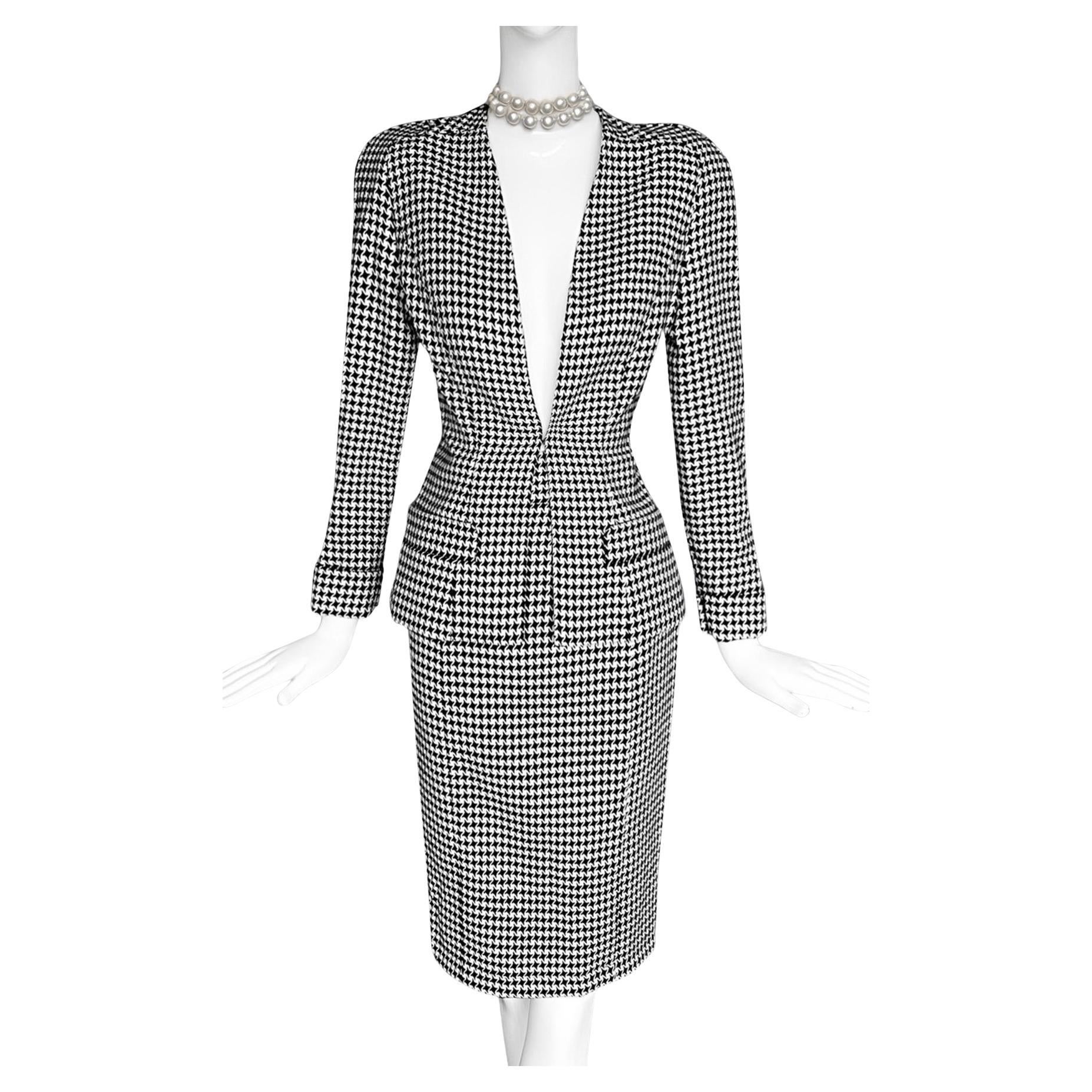 Thierry Mugler 1995 Houndstooth Star Ensemble Naomi Runway Skirt Suit