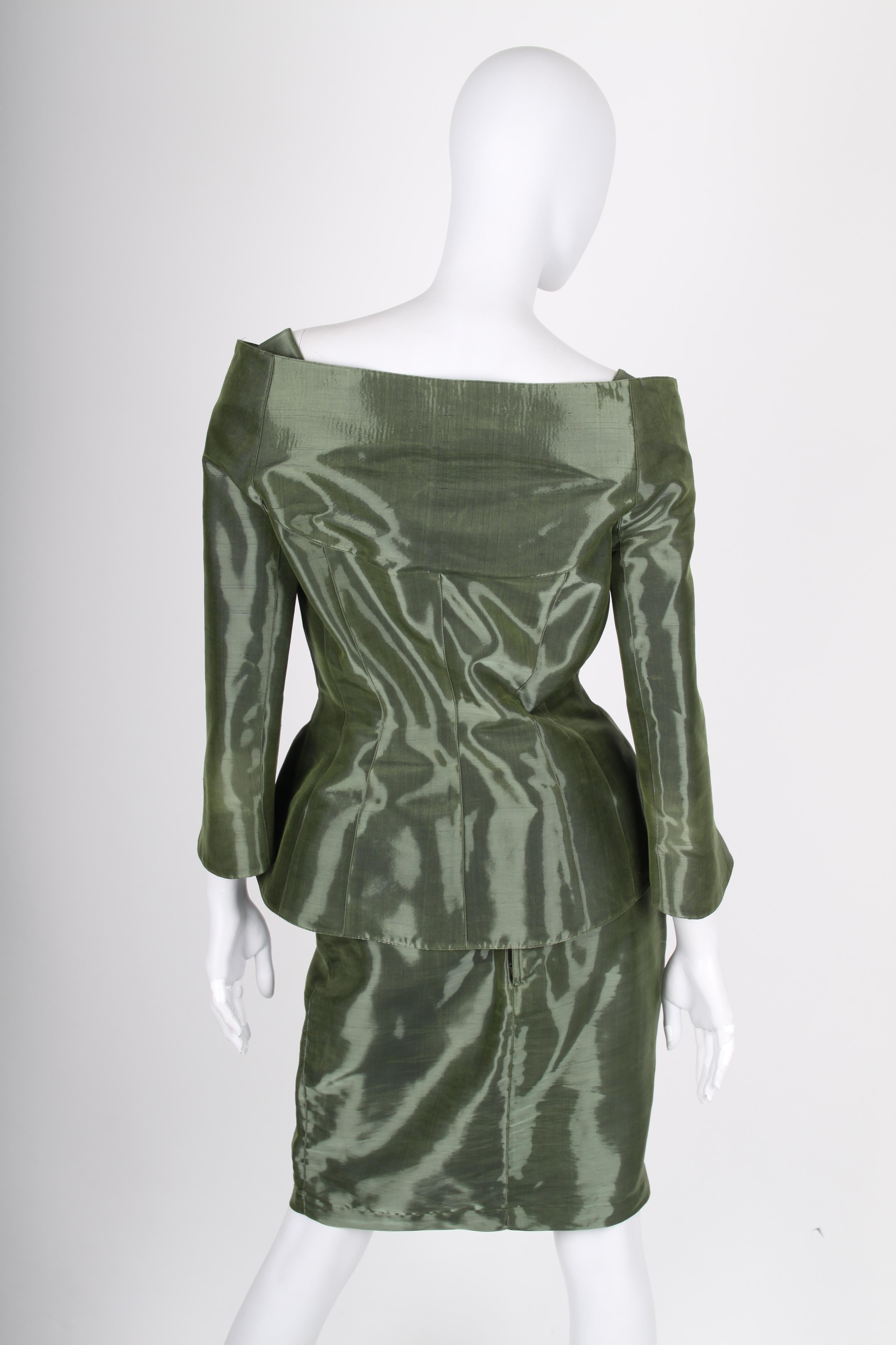 Thierry Mugler 2-pcs Suit Jacket & Skirt - olive green im Zustand „Gut“ im Angebot in Baarn, NL