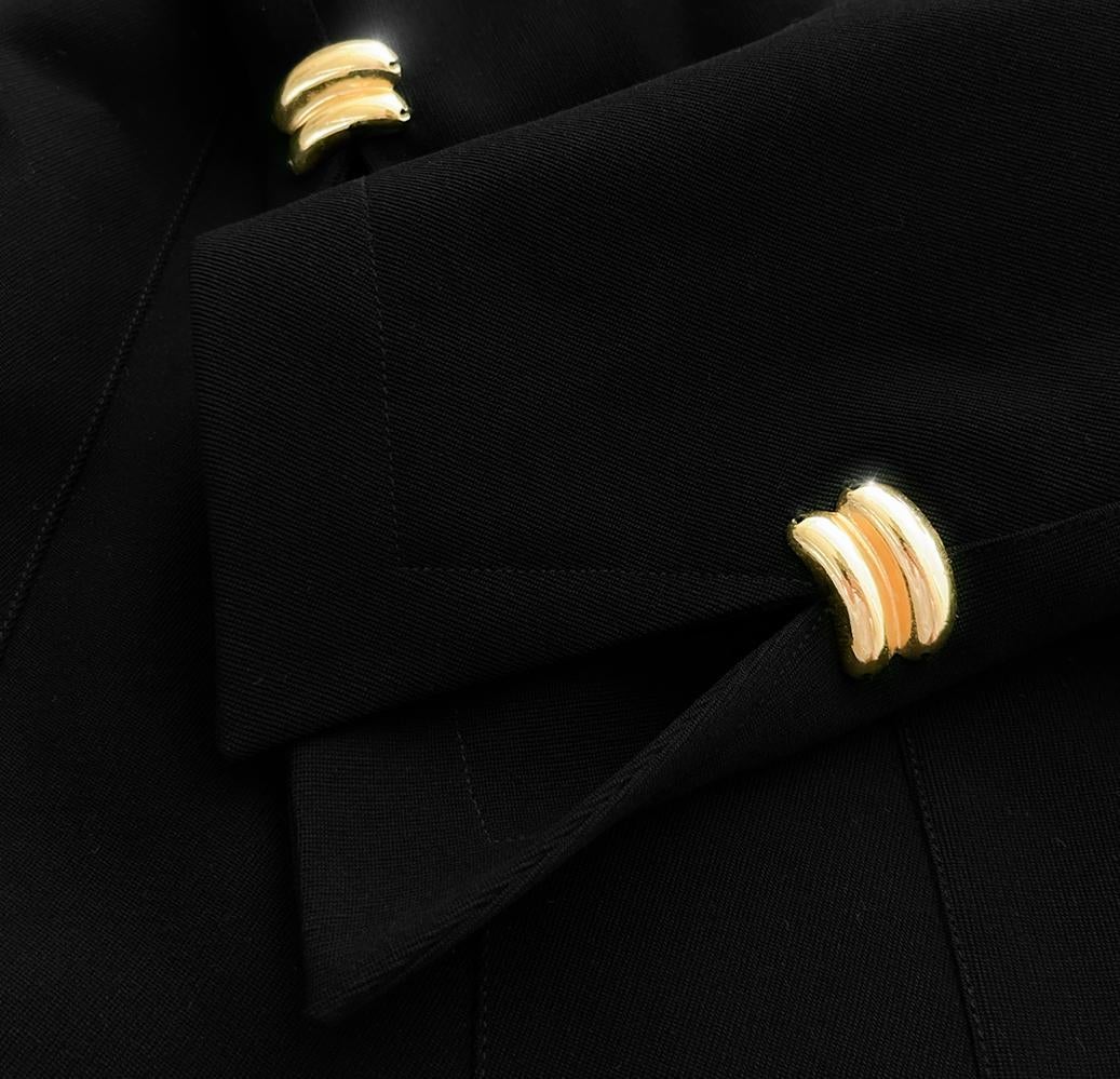 Thierry Mugler Archivalische Herbst/Winter 1993 Dramatische Laufstegjacke in Schwarz, Gold und Metalldetails im Angebot 4