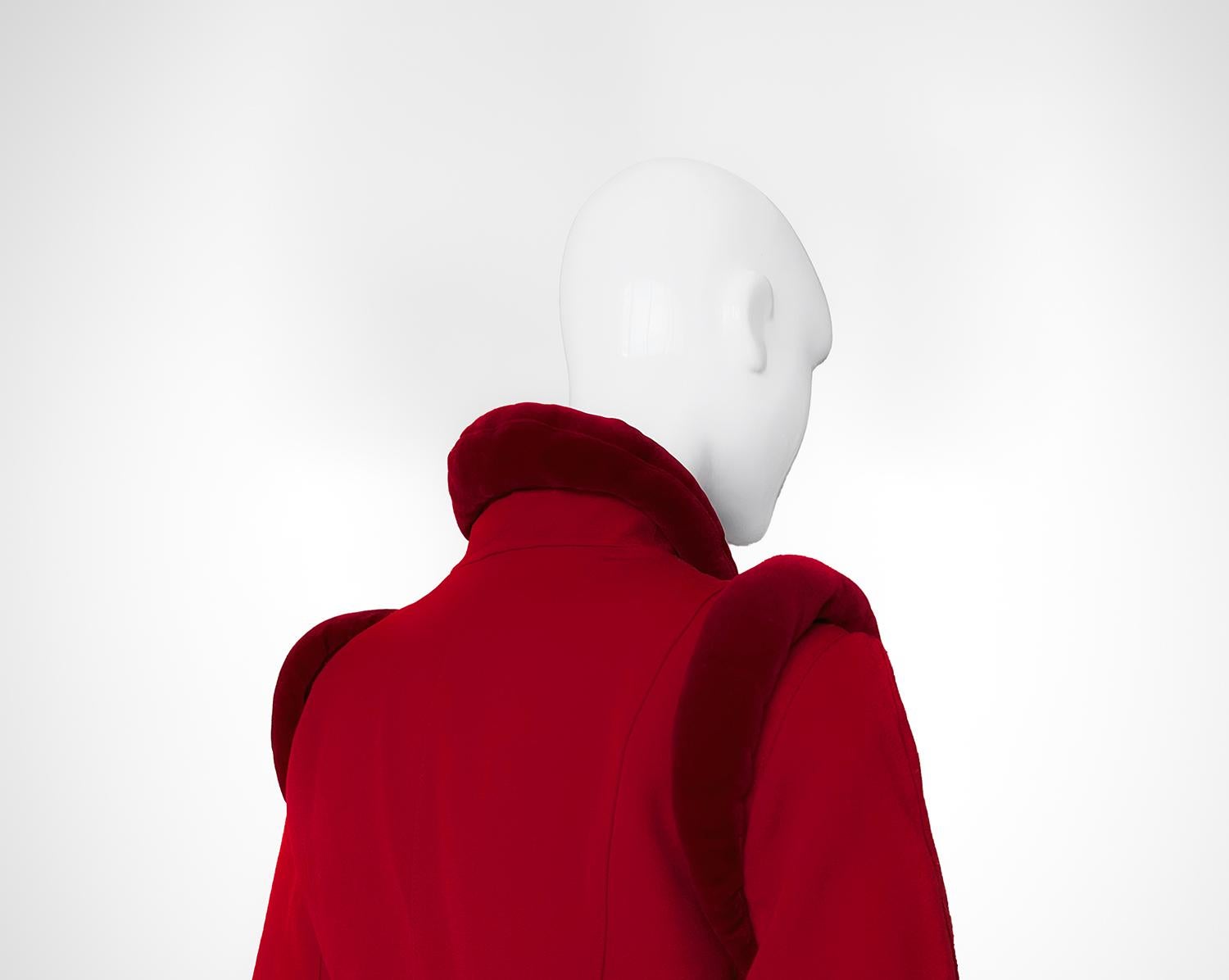 Thierry Mugler Archival FW 1997 Jacket Dramatic Sculptural Velvet Red In Good Condition For Sale In Berlin, BE
