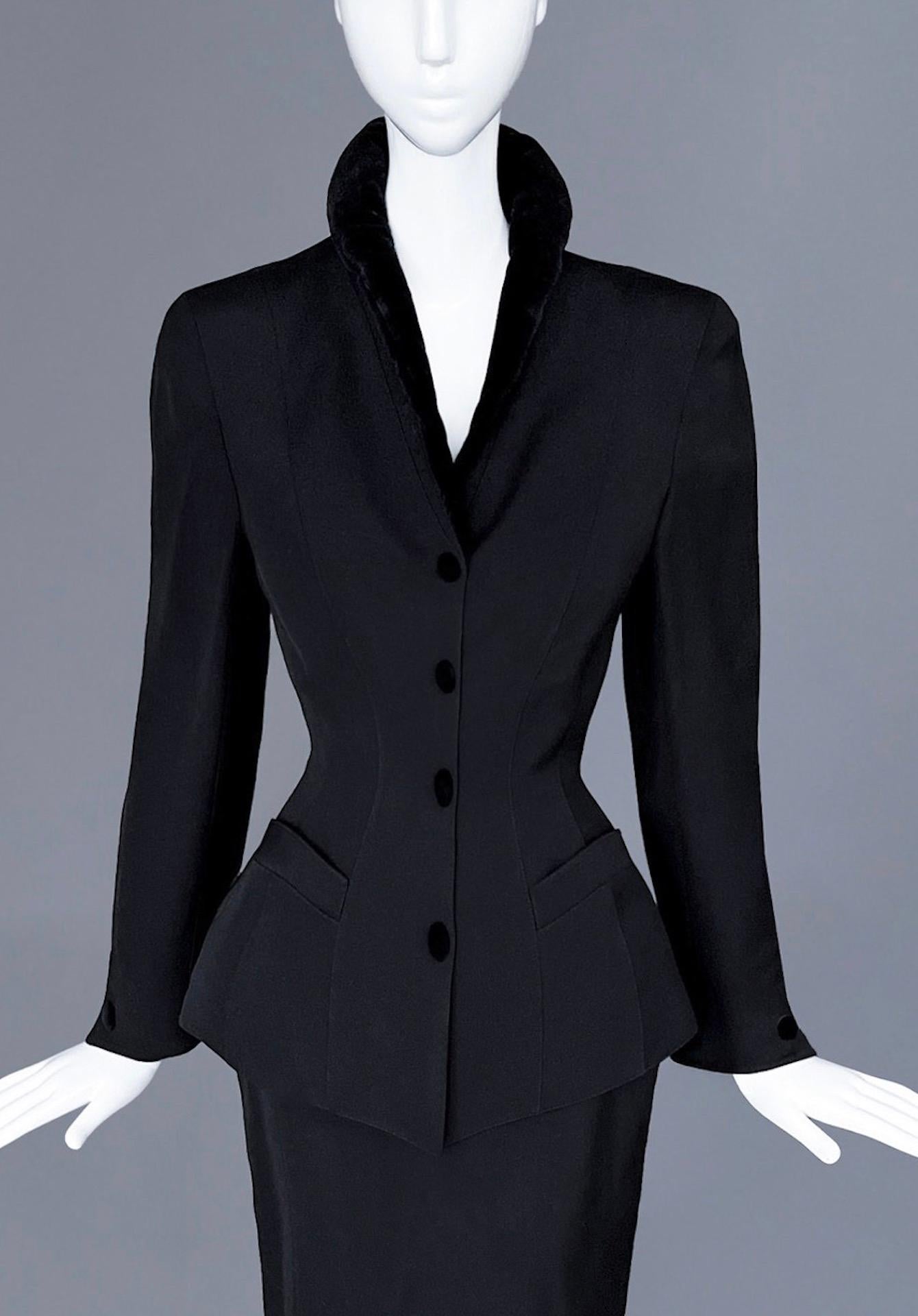 Thierry Mugler Archival FW 1997 Combinaison Jupe Col Velours Sculptural Dramatique en vente