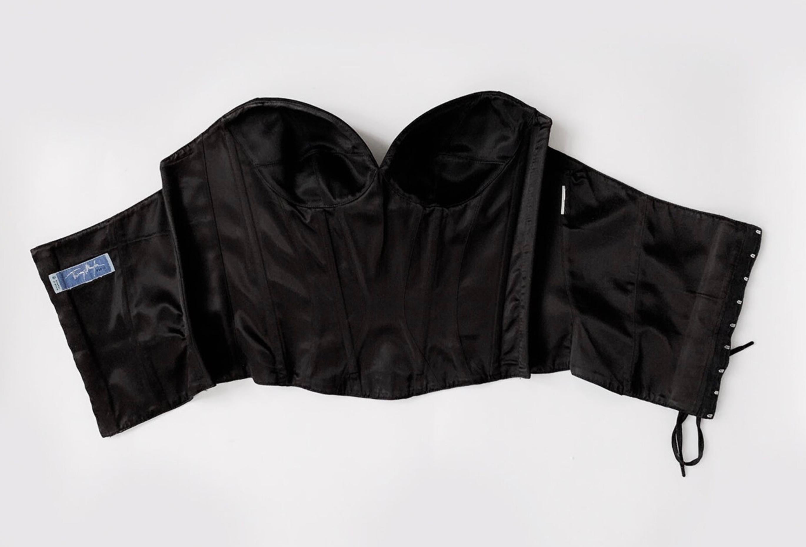 Thierry Mugler Noir Corset Top Elegant 90s Vintage Chic Lace Bustier en vente 3