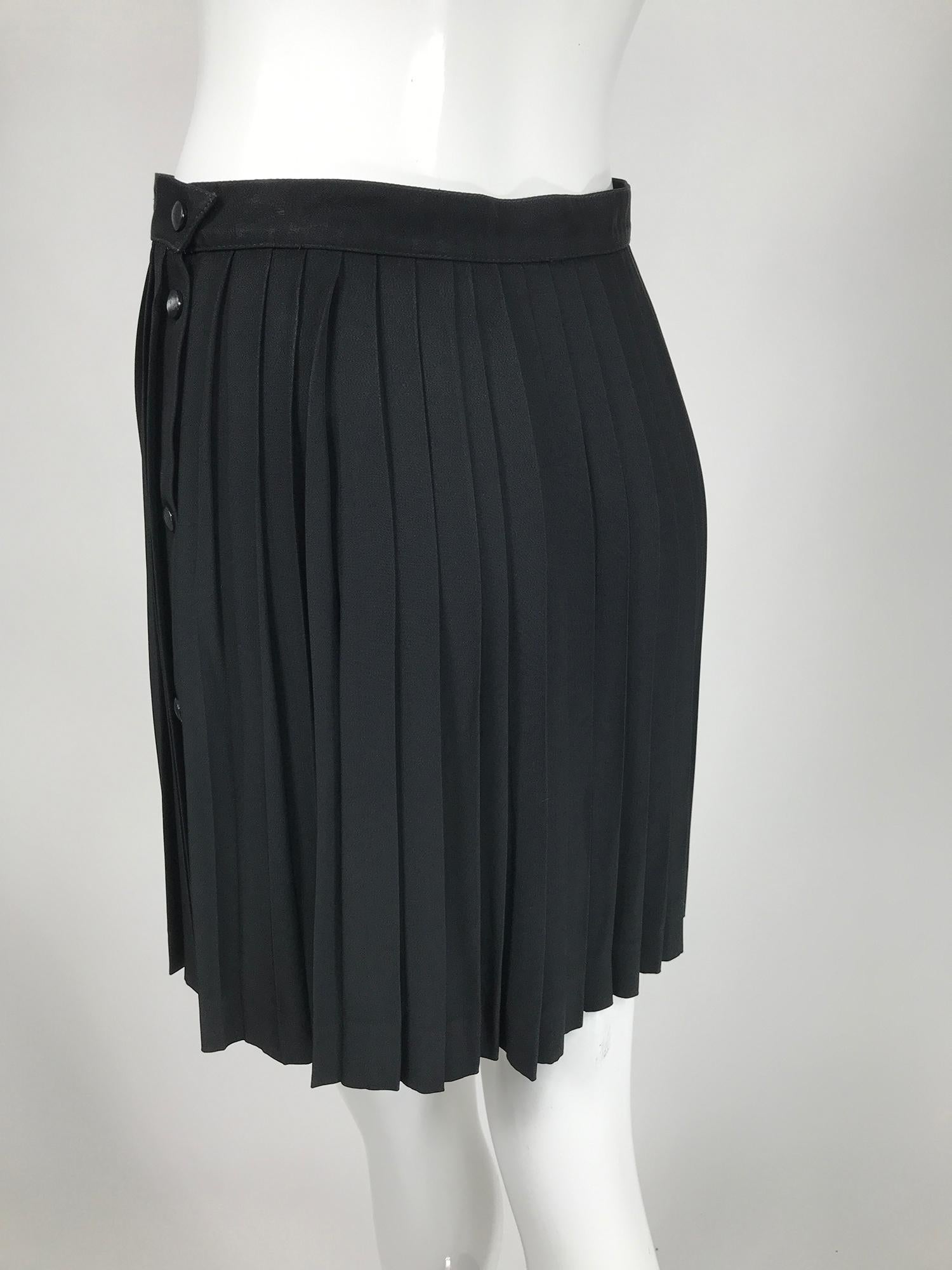 Thierry Mugler Black Crepe Side Snap Pleated Mini Skirt 1980s For Sale 1