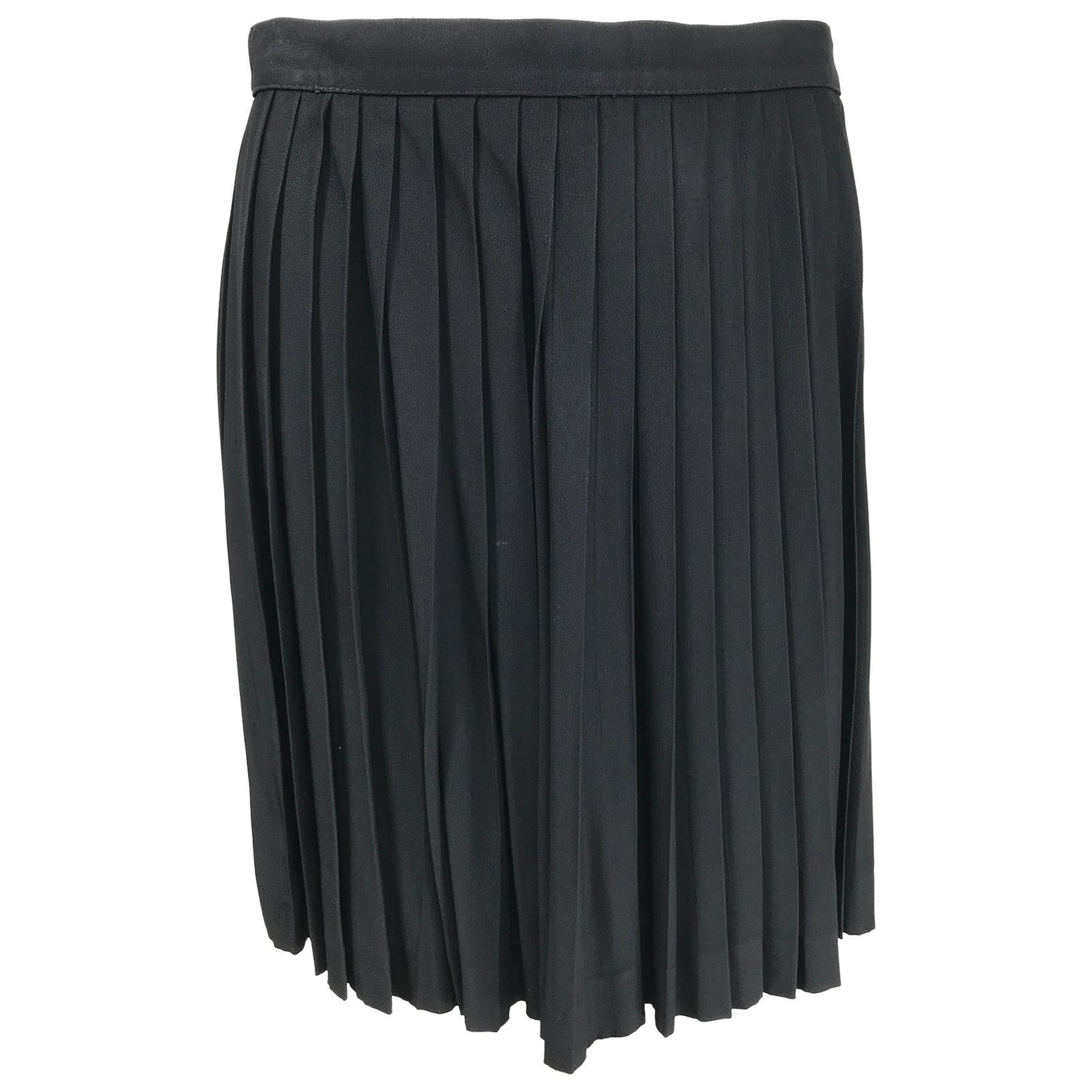 Thierry Mugler Black Crepe Side Snap Pleated Mini Skirt 1980s For Sale