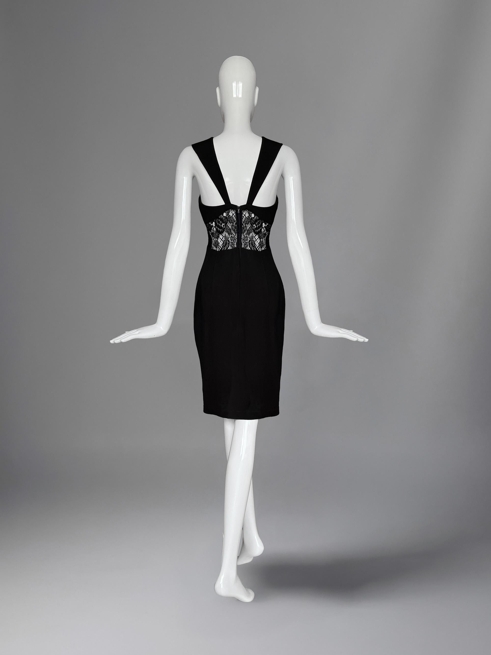 Thierry Mugler Vestido Negro FW 1992 Recortes de Encaje Cocktail en venta 2