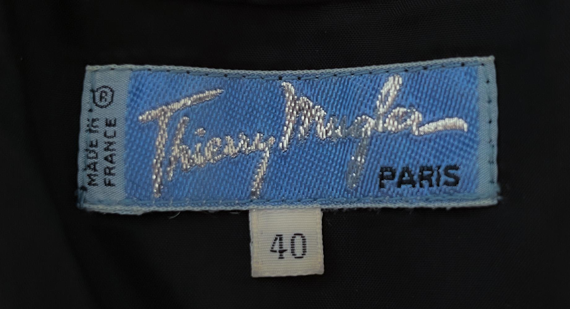 Thierry Mugler Vestido Negro FW 1992 Recortes de Encaje Cocktail en venta 3
