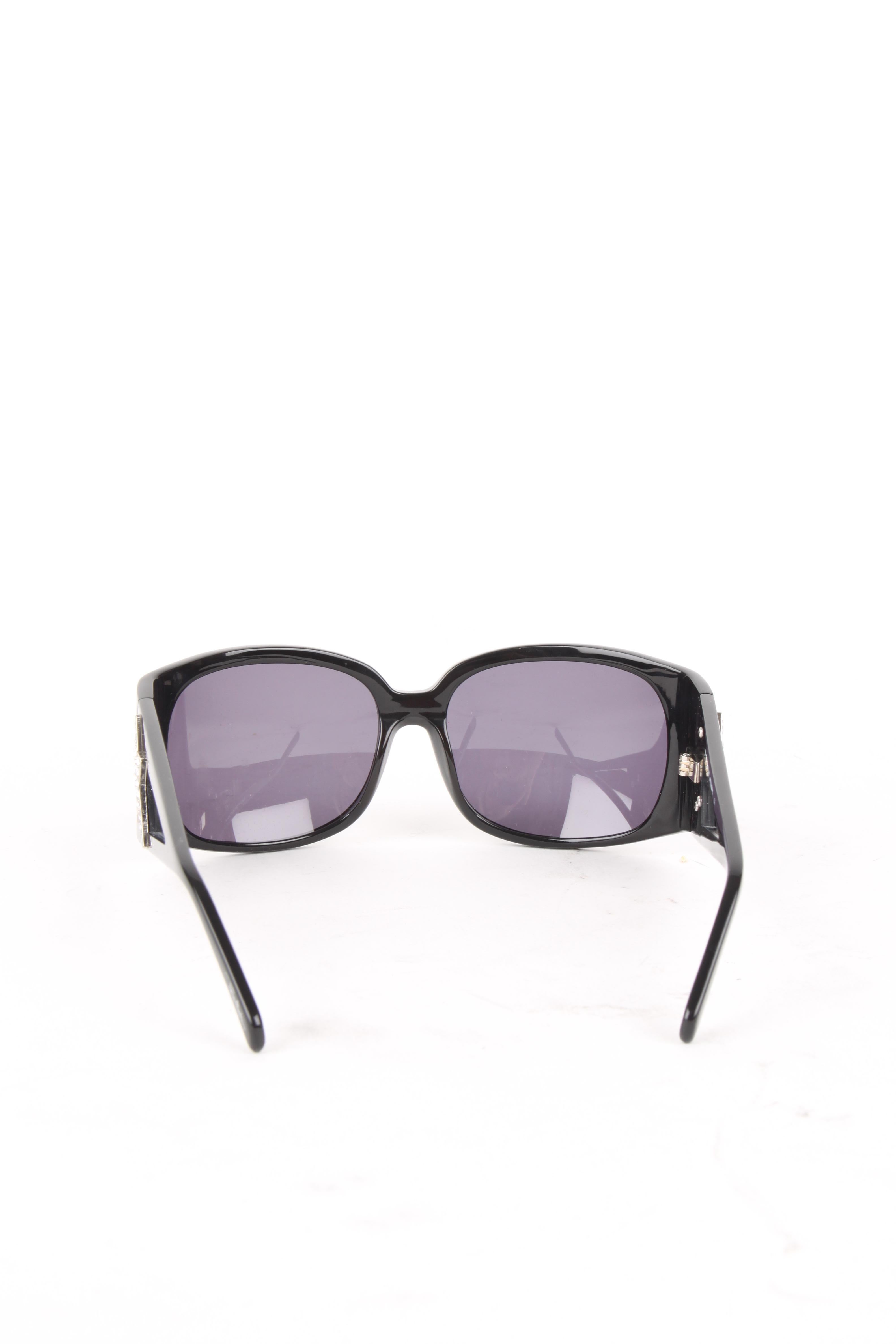 Thierry Mugler Black Lucite Star Swarovski Rhinestone Embellished Sunglasses For Sale 2