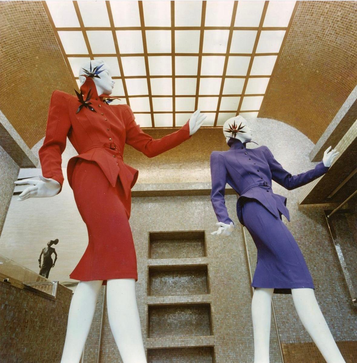 Thierry Mugler Giacca Peplum Nera Les Infernales FW 1988 Tailleur Vampire in vendita 6