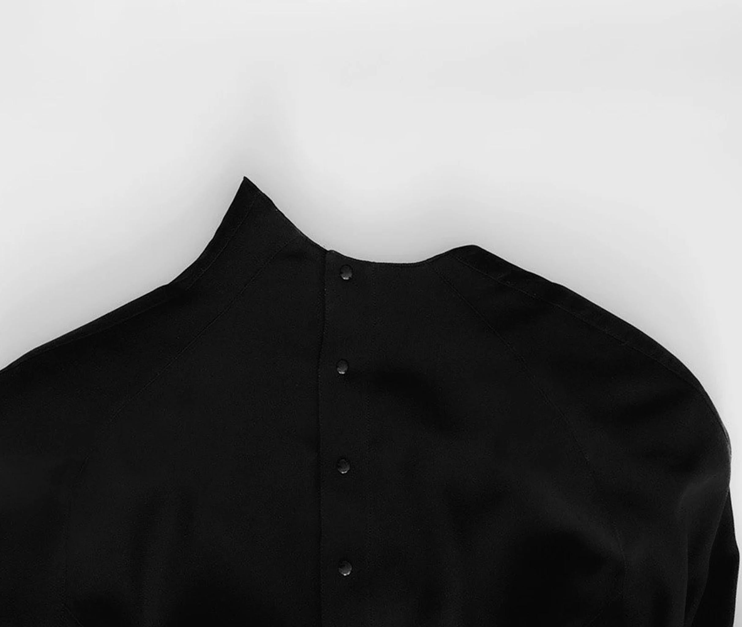 Robe en aileron de requin noir de Thierry Mugler 1989 Atlantes Avant Garde en vente 2