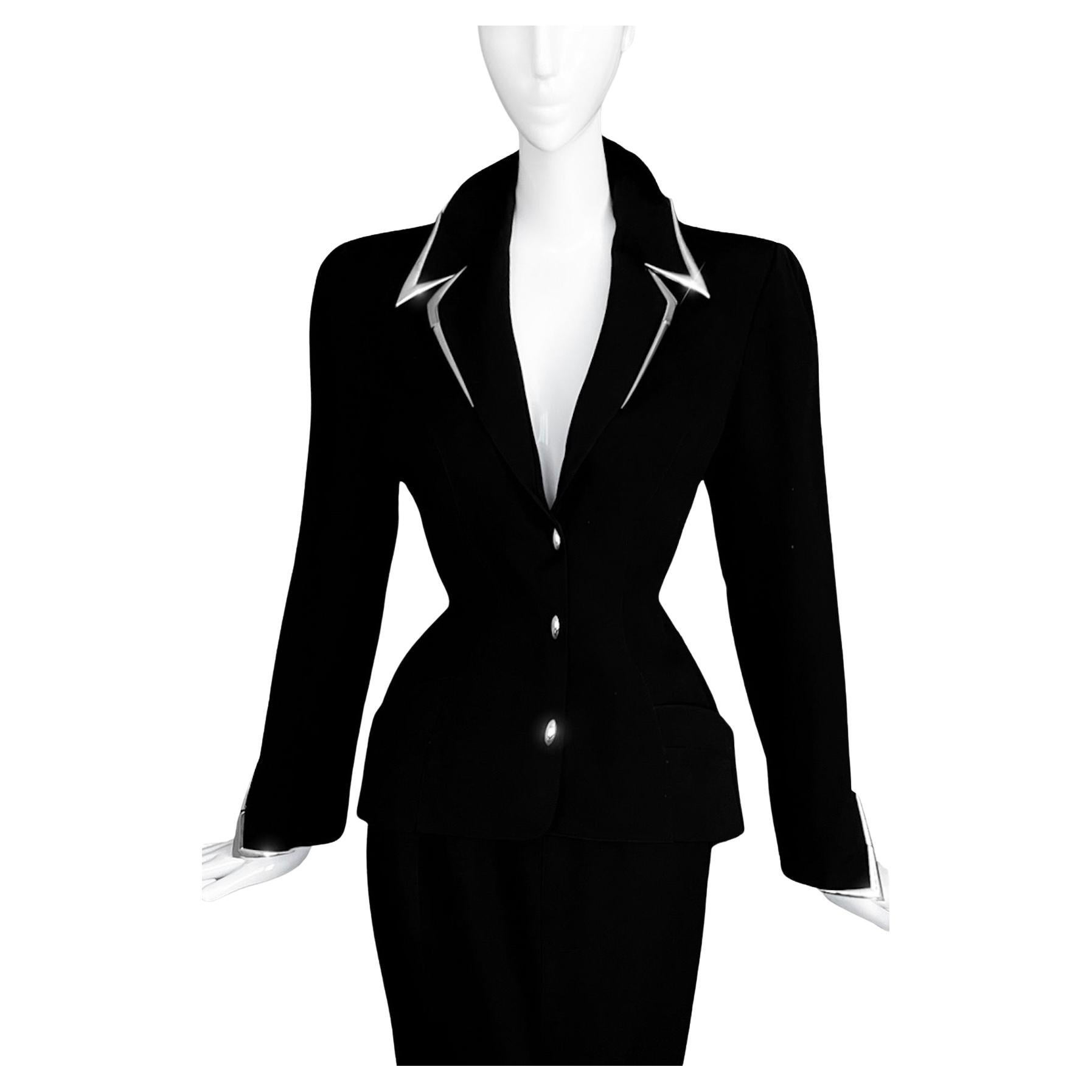 Thierry Mugler Abito nero SS 1999 Les Salades Chrome Dettagli Giacca Gonna