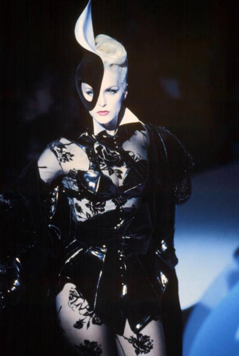 Thierry Mugler Black Vinyl Corset FW 1995 Sculptural Dramatic 3