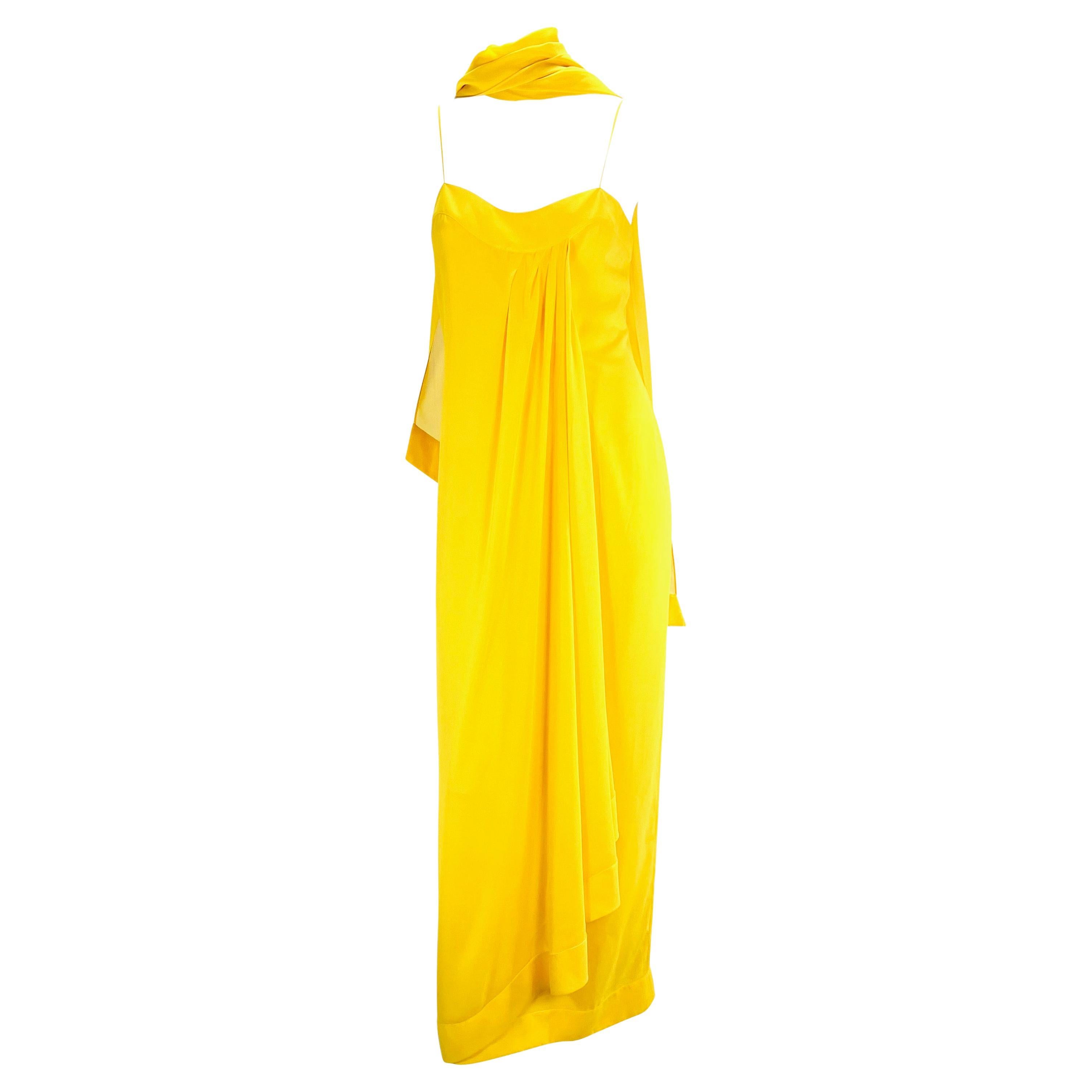 S/S 2000 Thierry Mugler Vestido de gasa amarillo canario con chal a juego en venta 4