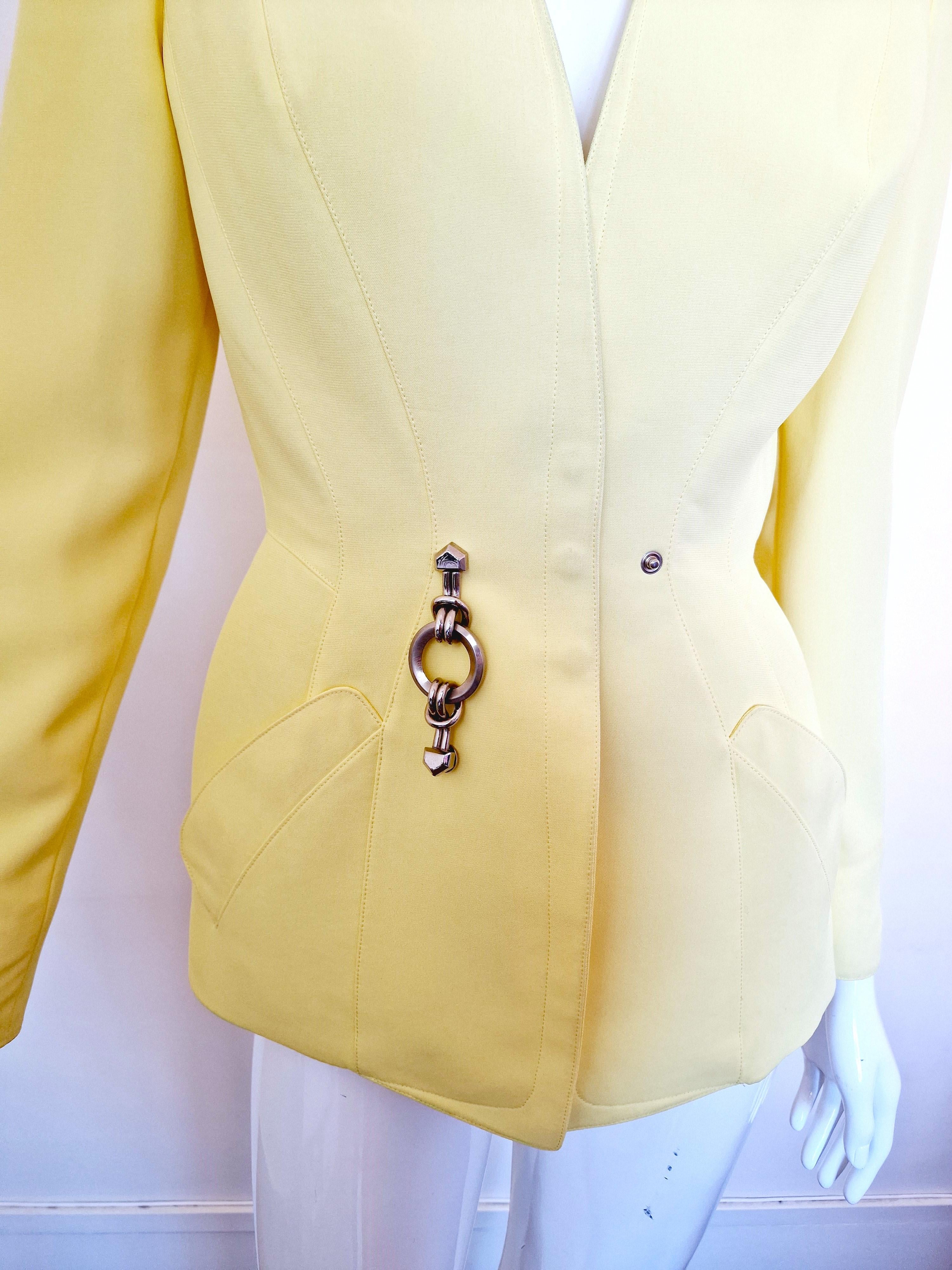 Thierry Mugler Chain Runway Evening Couture Yellow X-small XS Blazer Jacket For Sale 7