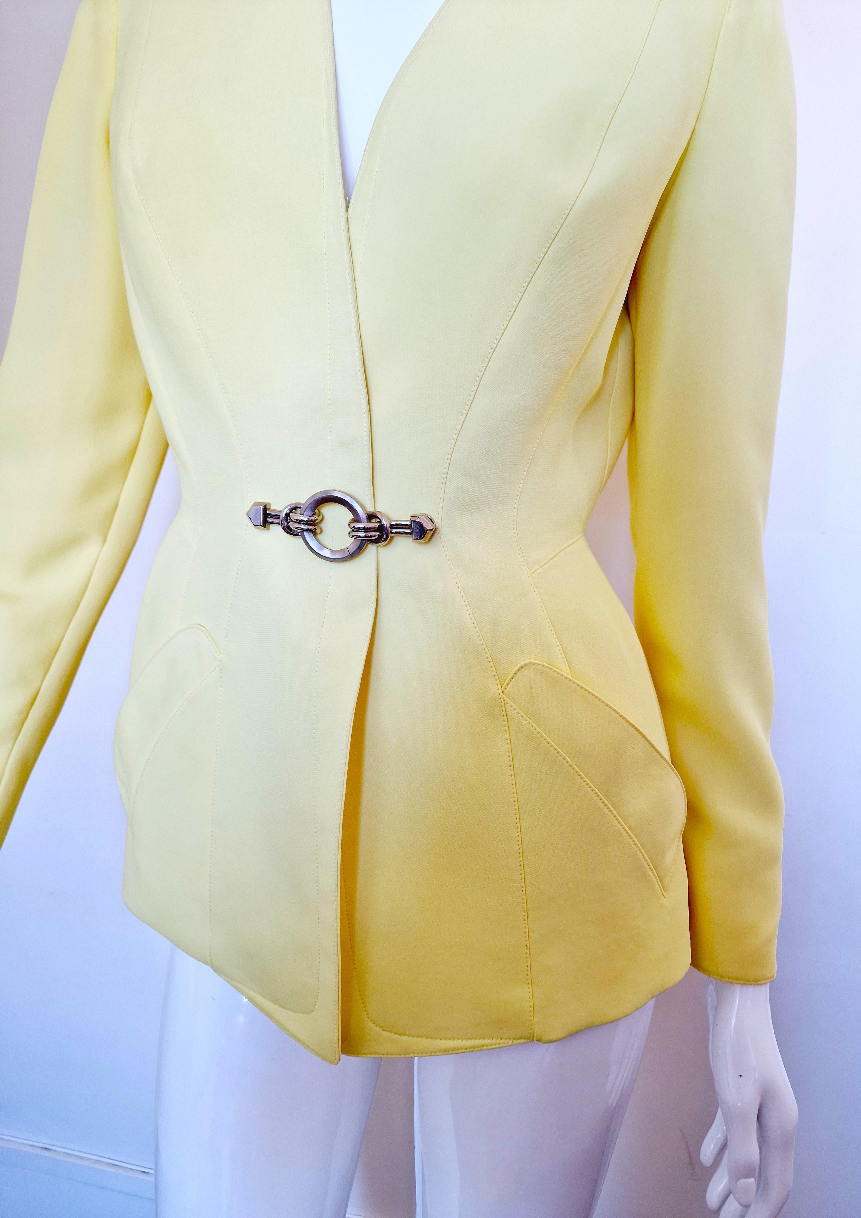Thierry Mugler Chain Runway Evening Couture Yellow X-small XS Blazer Jacket In Excellent Condition For Sale In PARIS, FR