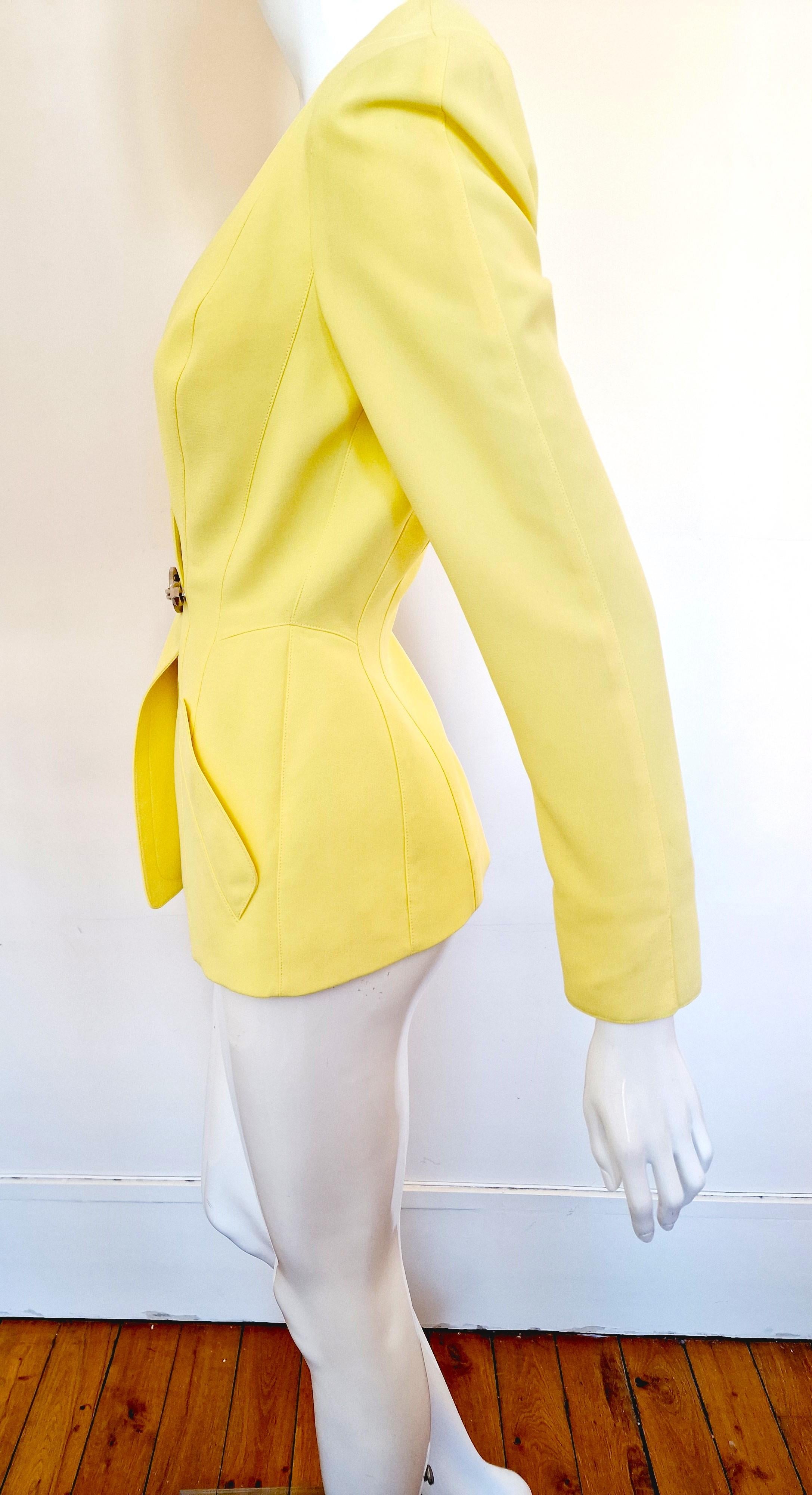 Thierry Mugler Chain Runway Evening Couture Yellow X-small XS Blazer Jacket For Sale 4