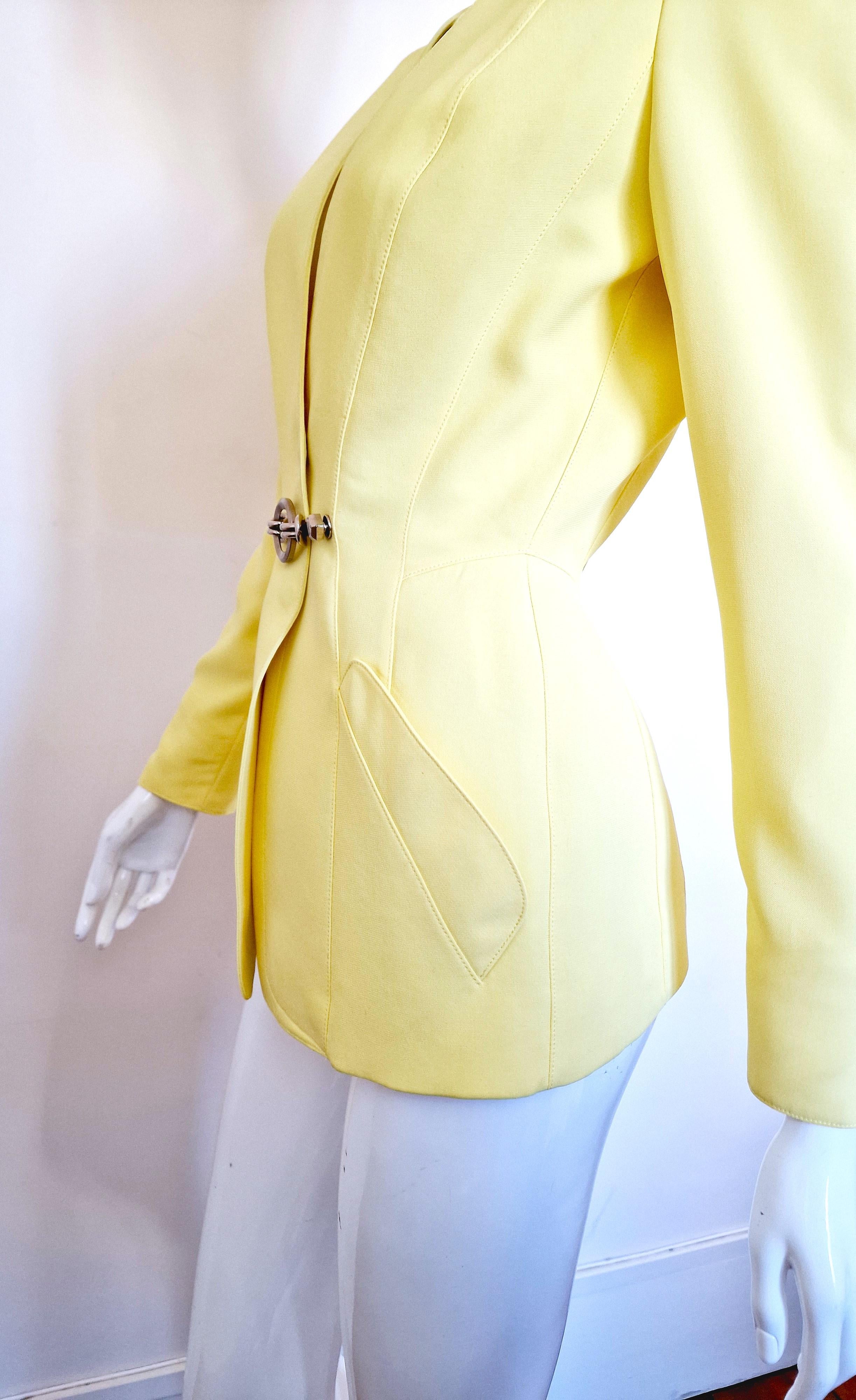 Thierry Mugler Chain Runway Evening Couture Yellow X-small XS Blazer Jacket For Sale 5
