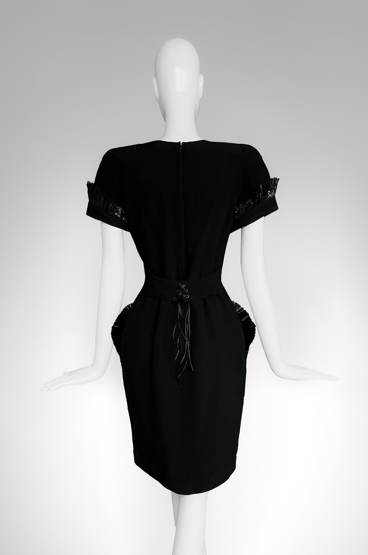 Thierry Mugler Vestido de Cóctel RAFFIA SS 1995 Negro Dramático Escultural en Excelente estado para la venta en Berlin, BE