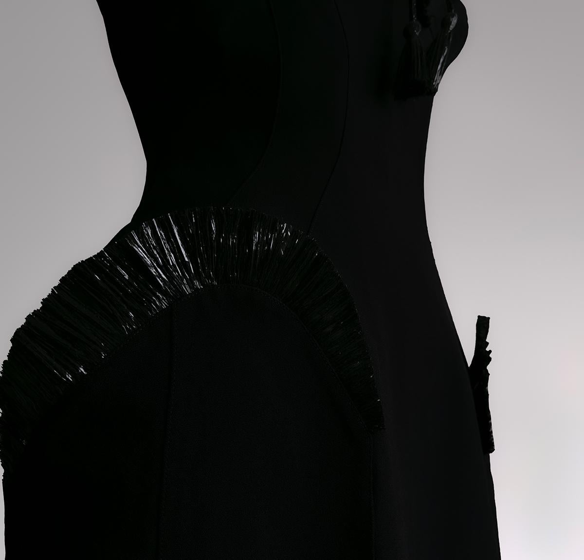 Thierry Mugler Cocktail Dress RAFFIA SS 1995 Black Dramatic Scultural In Excellent Condition For Sale In Berlin, BE