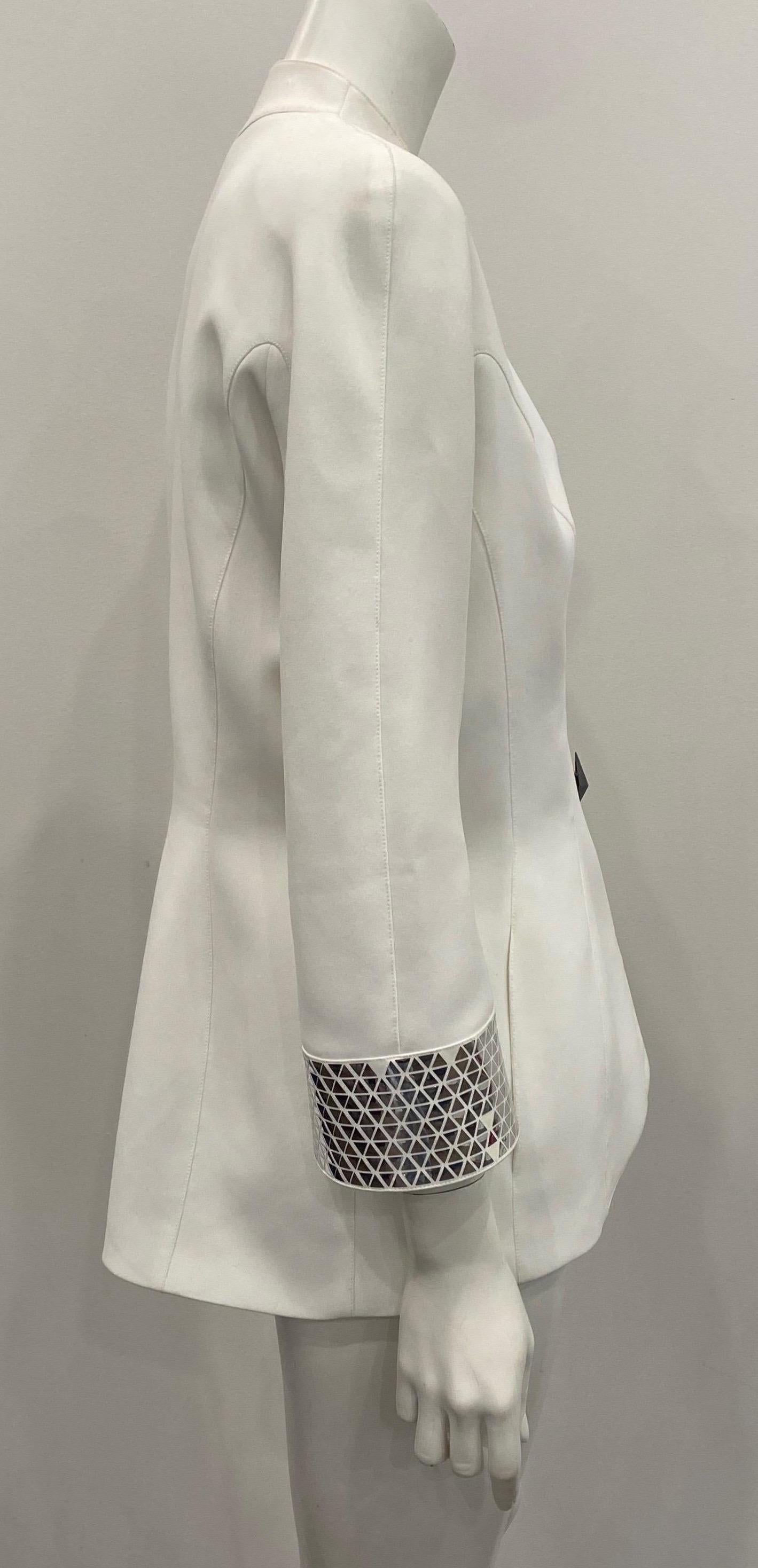 Veste blanche Thierry Mugler Couture des années 1990 avec détails métalliques argentés - Taille 46 en vente 3