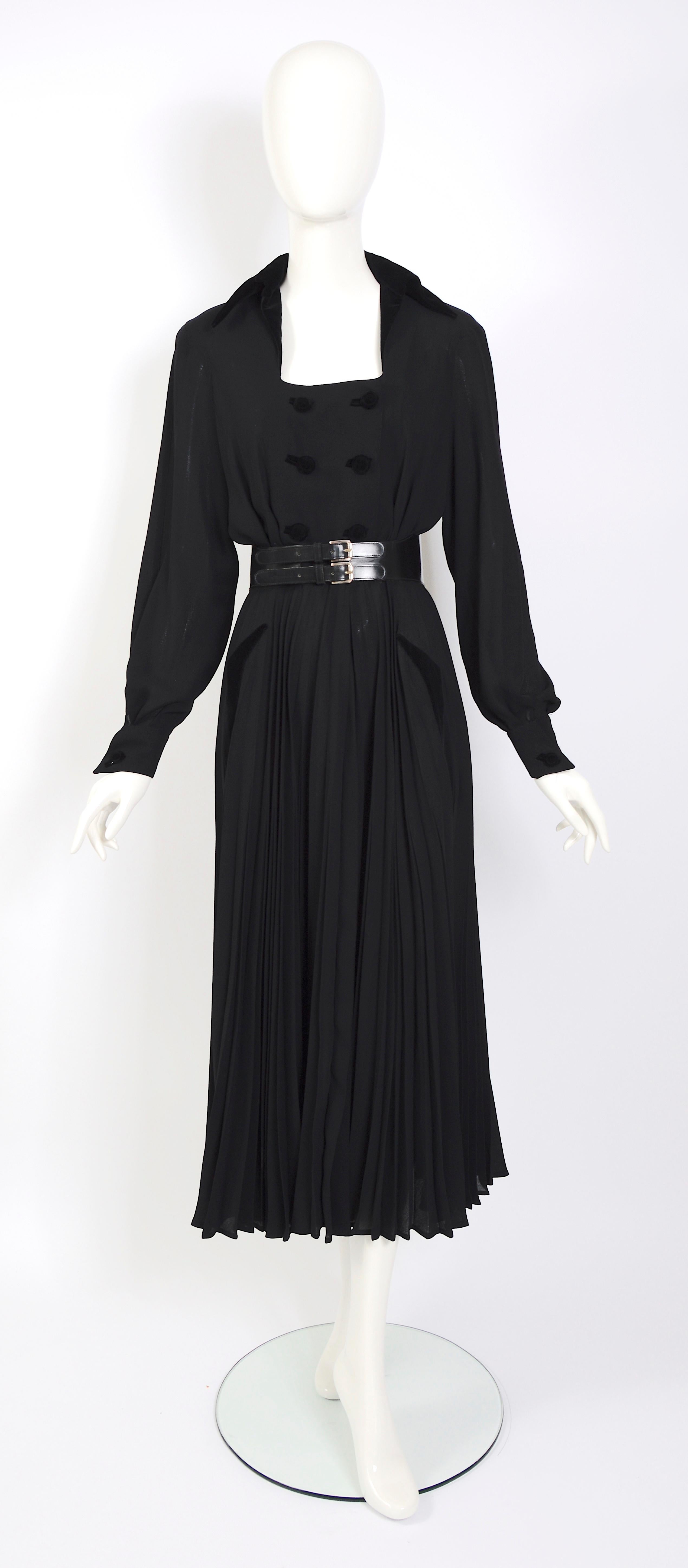Thierry Mugler couture 90s vintage black crepe dress. For Sale at 1stDibs