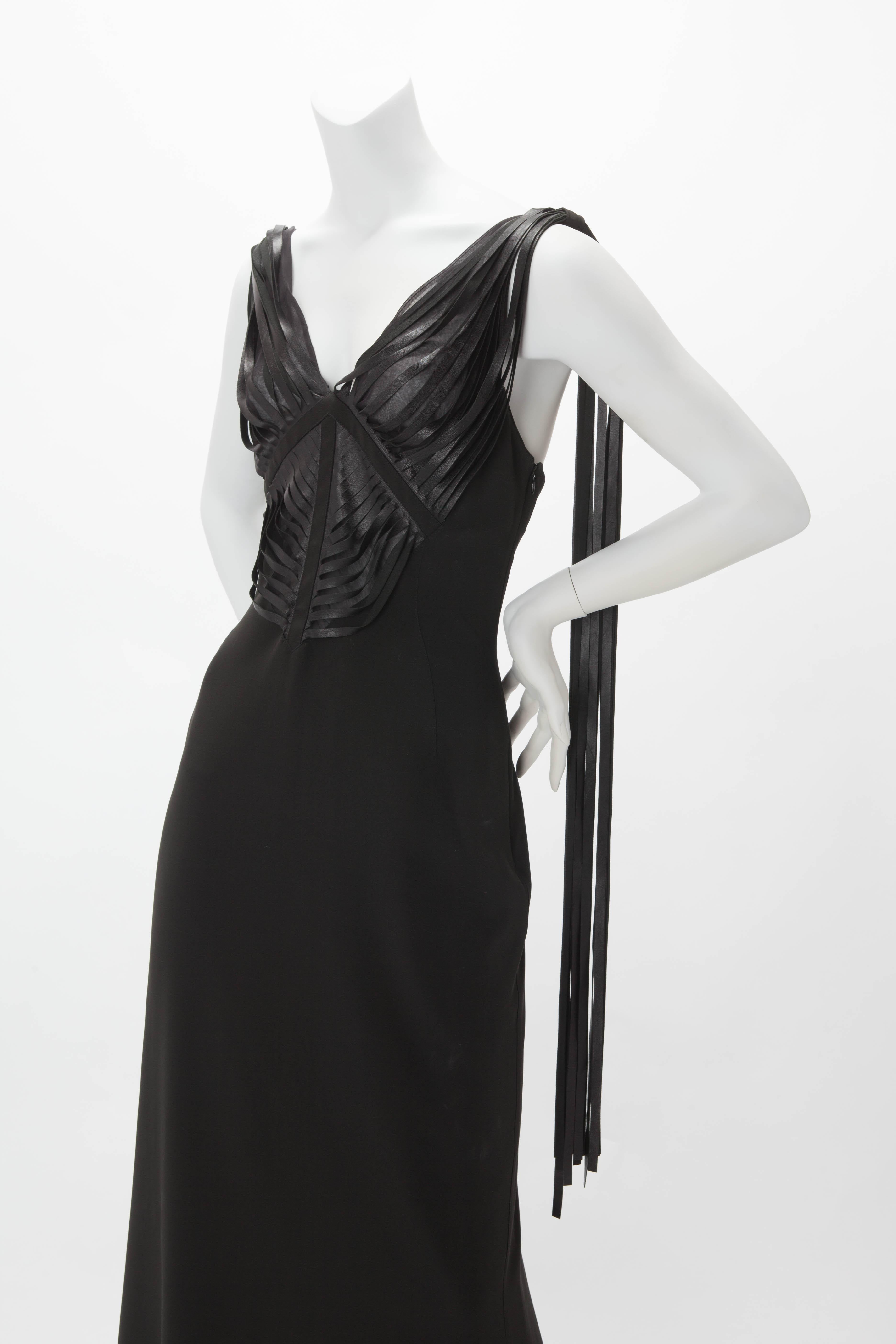 Nero Thierry Mugler Couture Abito nero con frange di pelle a cascata c.C. in vendita