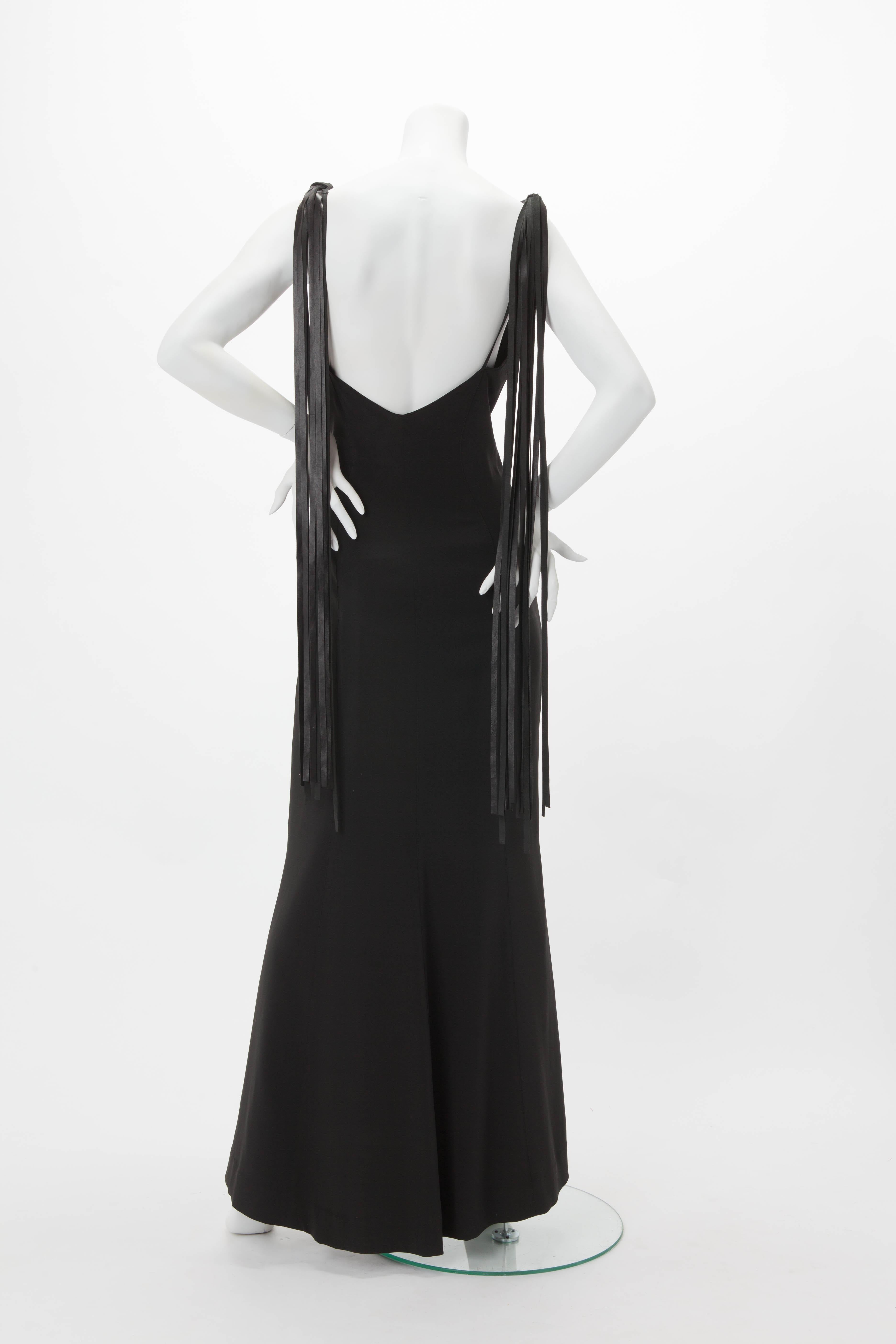Thierry Mugler Couture Abito nero con frange di pelle a cascata c.C. In condizioni buone in vendita a New York, NY