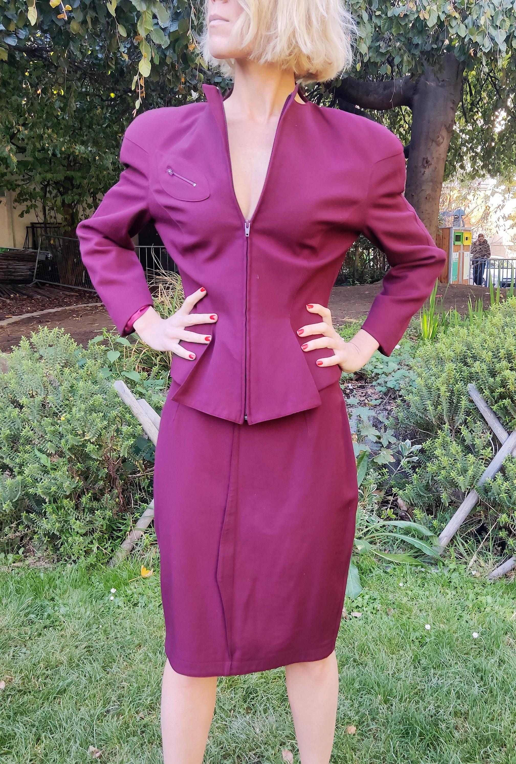 Thierry Mugler Couture - Tailleur jupe et veste rouge élégant sculpté bordeaux en vente 5