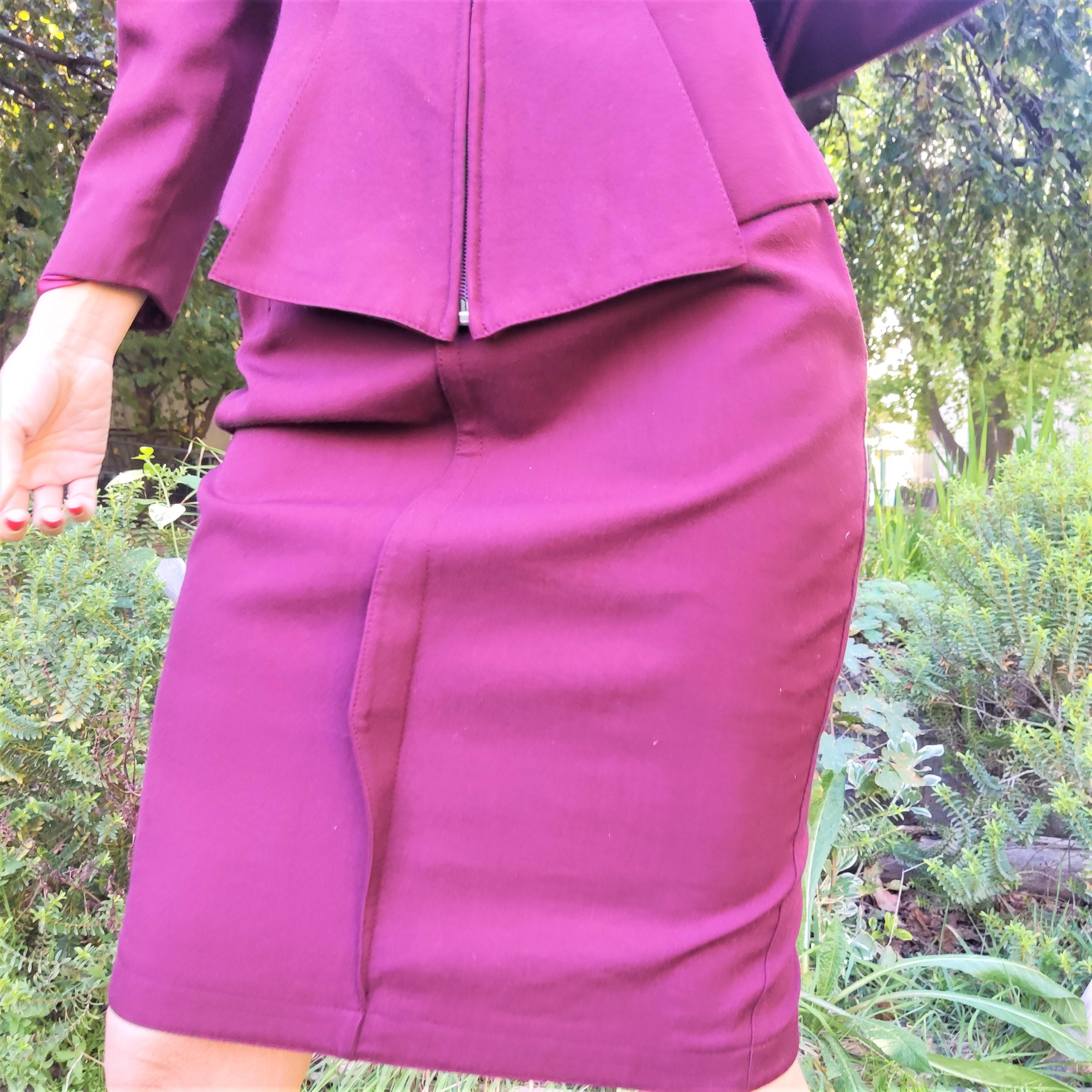 Thierry Mugler Couture Bordeaux Sculpture Red Elegant Vintage Jacket Skirt Suit In Excellent Condition For Sale In PARIS, FR