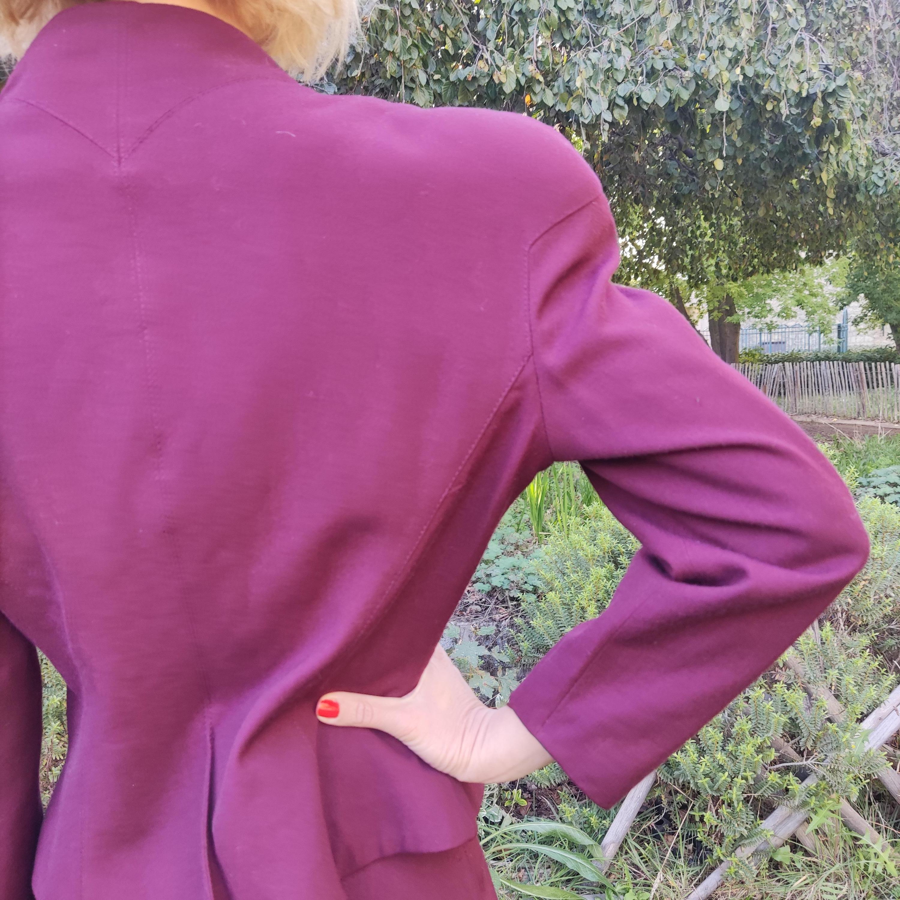 Thierry Mugler Couture Bordeaux Sculpture Red Elegant Vintage Jacket Skirt Suit For Sale 2