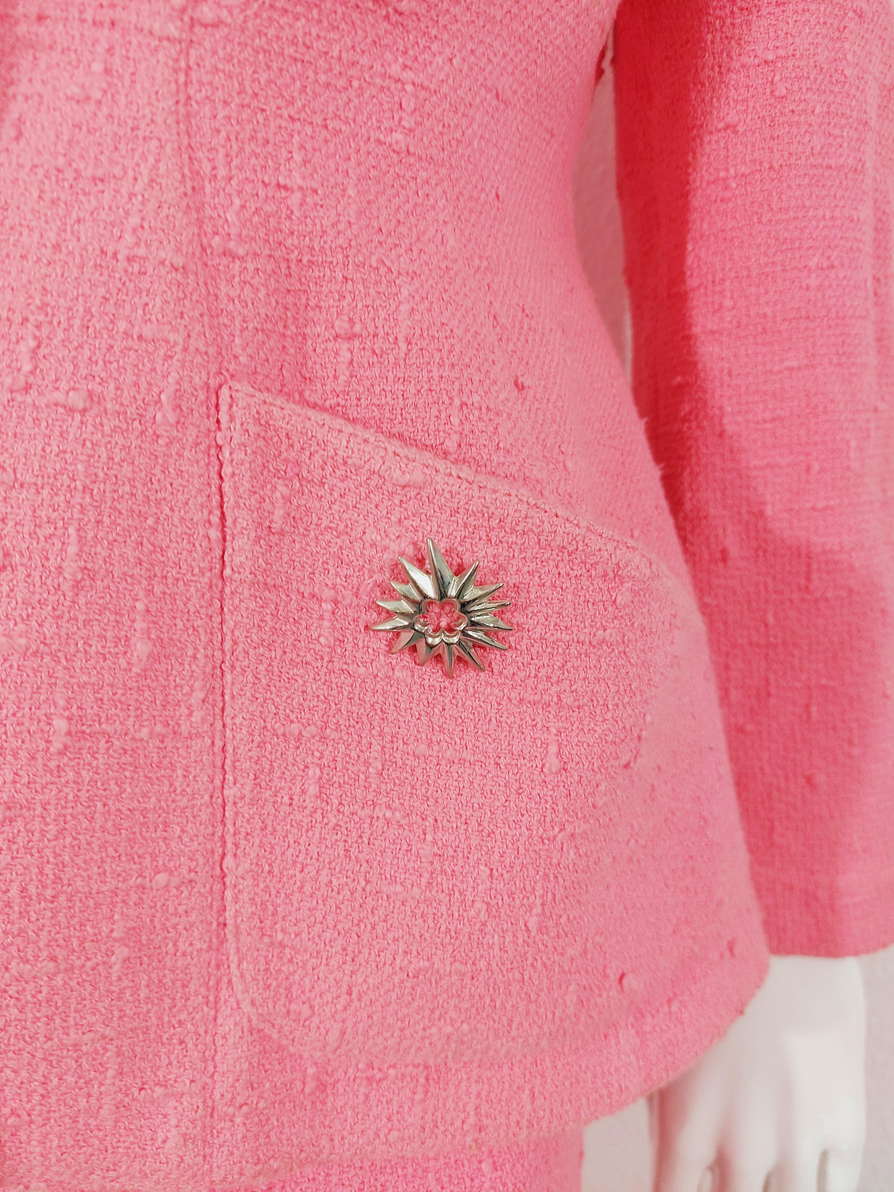 Thierry Mugler Couture Brooch FW 1990 Pin Pink Badge Blazer Skirt Suit Set For Sale 2
