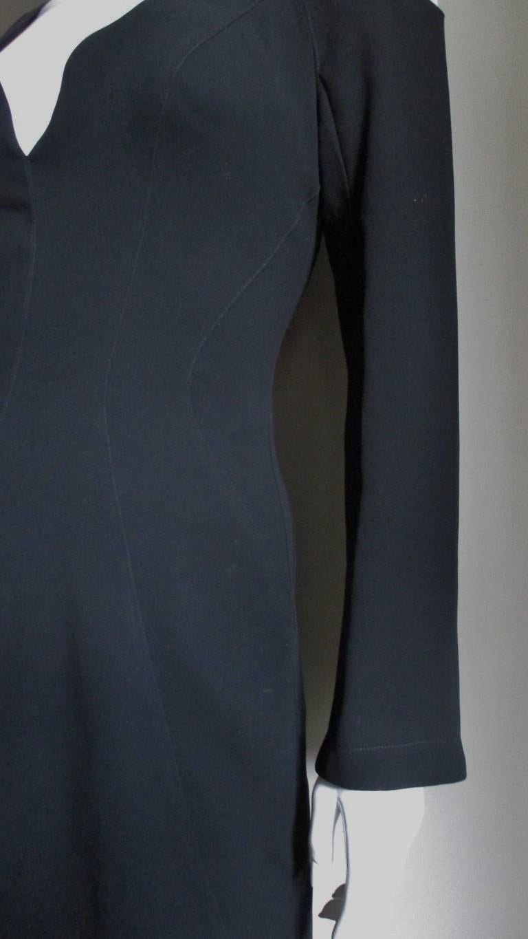 Vestido con hombros fríos Thierry Mugler Couture en venta 4