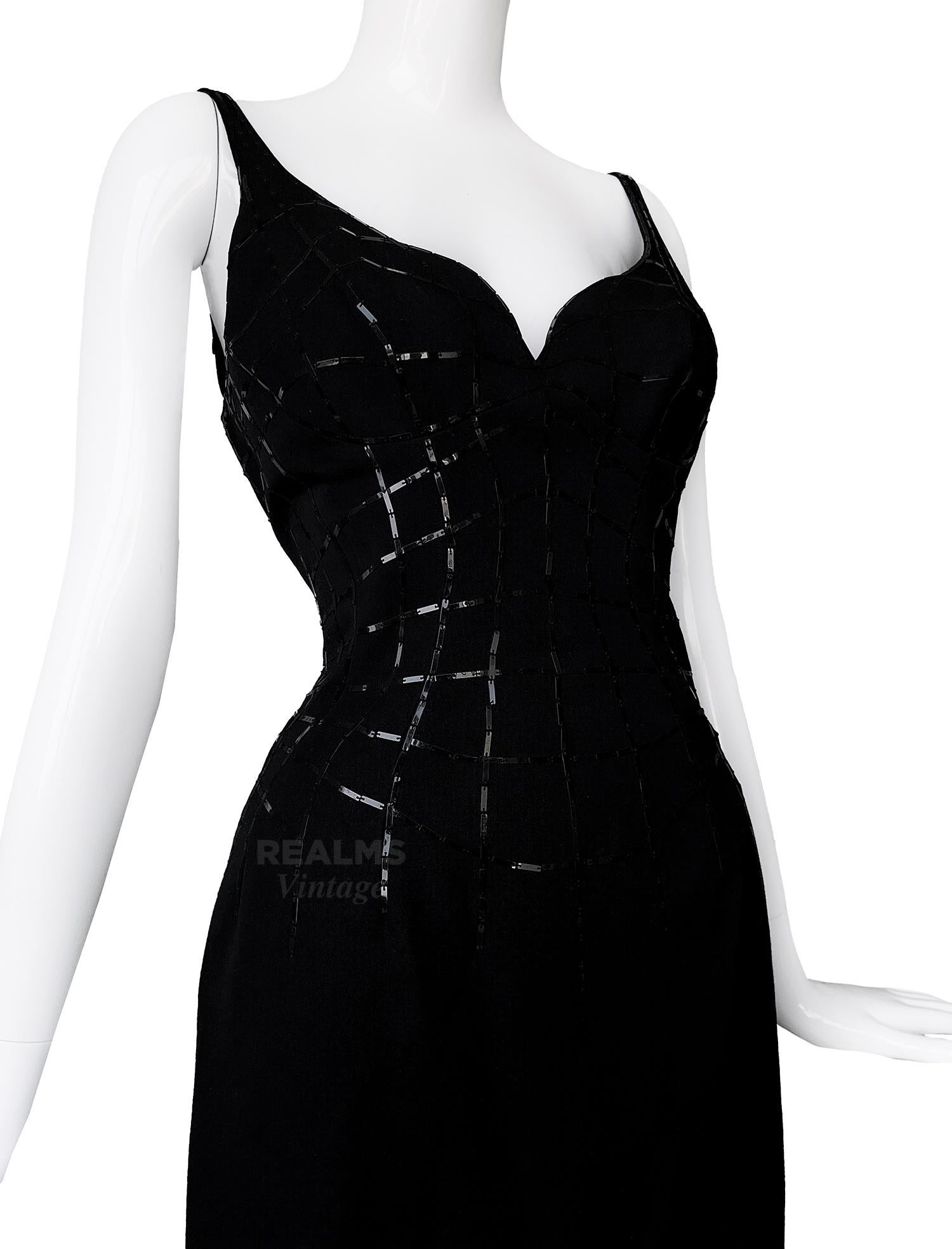 La robe 'TRON' ou 'Spiderweb-Dress' Iconique de Thierry Mugler Couture, en tant que  FW 90/91  Collection 