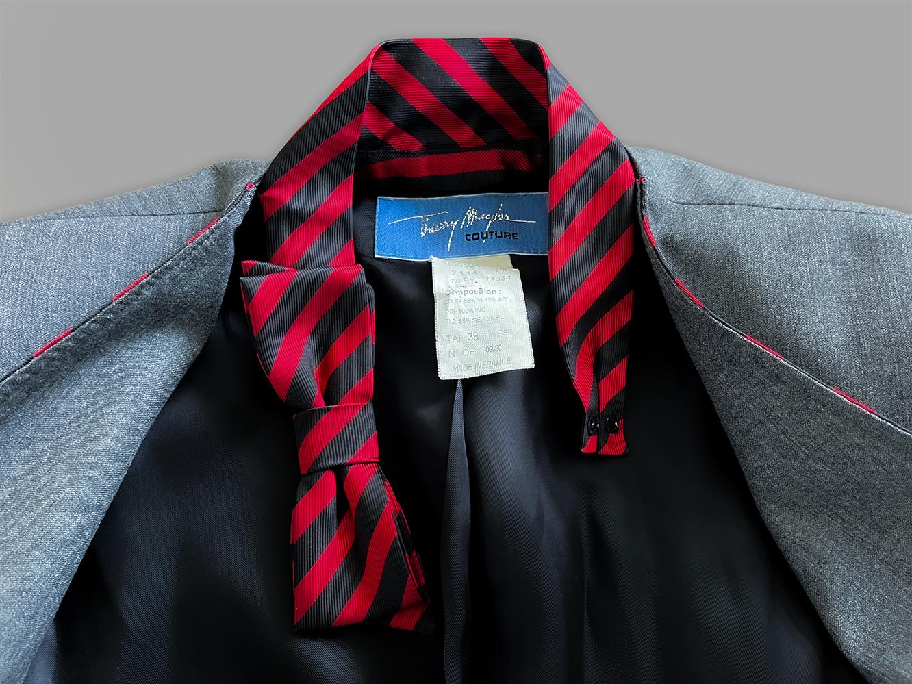 Thierry Mugler Couture FW 2001 LES FAUVES Traje de Conjunto de Pasarela en venta 1