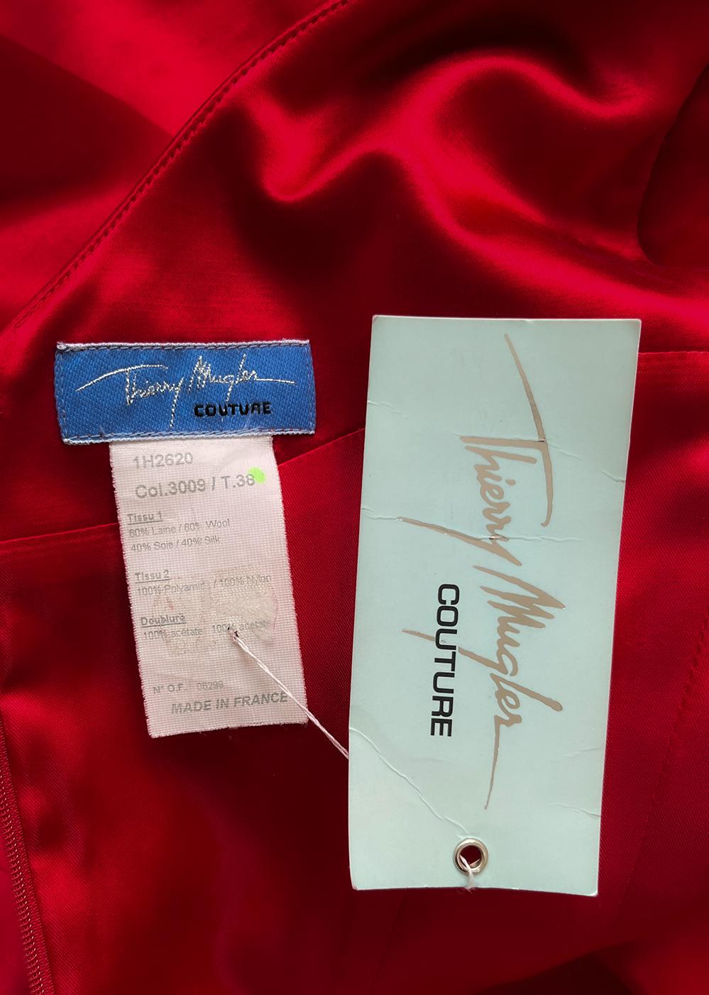  Thierry Mugler Couture robe de soirée déesse en soie rouge, automne-hiver 1999 en vente 5