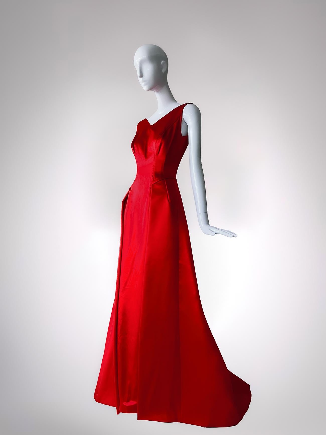 Thierry Mugler Couture FW1999 Goddess Silk Evening Gown Red Thierry Mugler Couture FW1999 Goddess Silk Evening Gown Red