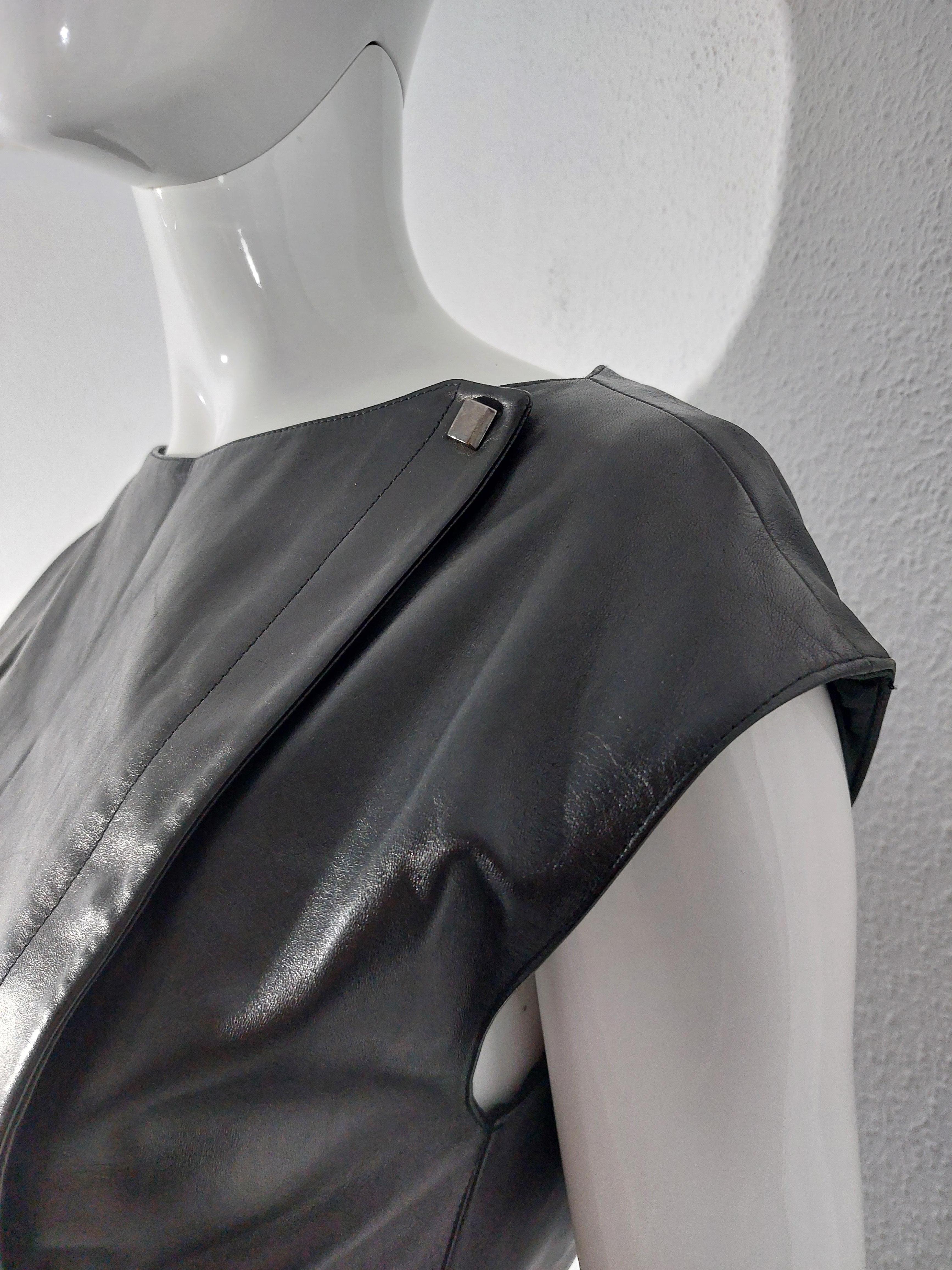 Thierry Mugler Couture - Robe de soirée enveloppante sculpturale fendue en cuir d'agneau en vente 1