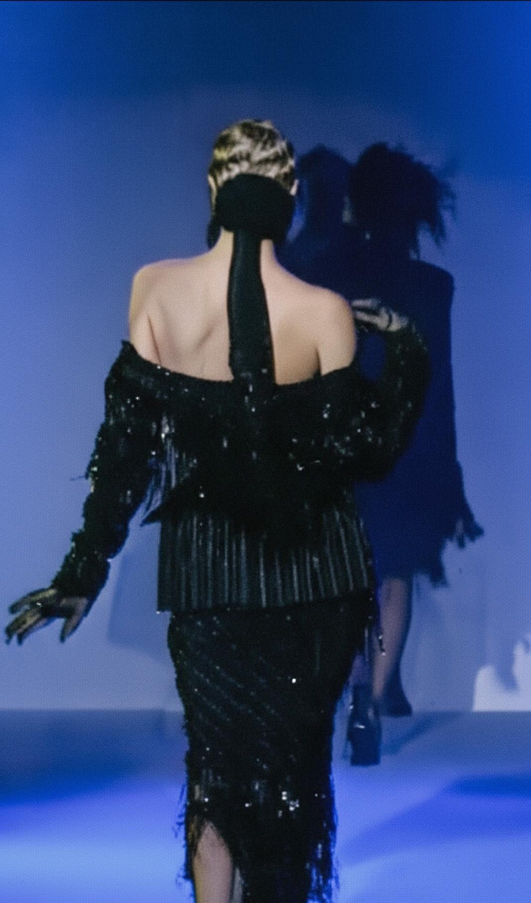 Thierry Mugler Couture SS 1997 Pañuelo Prototipo Raro Bufanda Usada en Pasarela Gris en venta