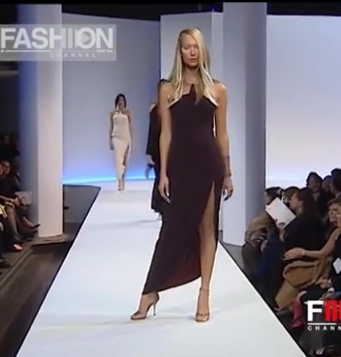 Thierry Mugler Couture SS 2001 Perlenbesetztes Abendkleid im Zustand „Hervorragend“ im Angebot in Praha 4, Hlavní město Praha