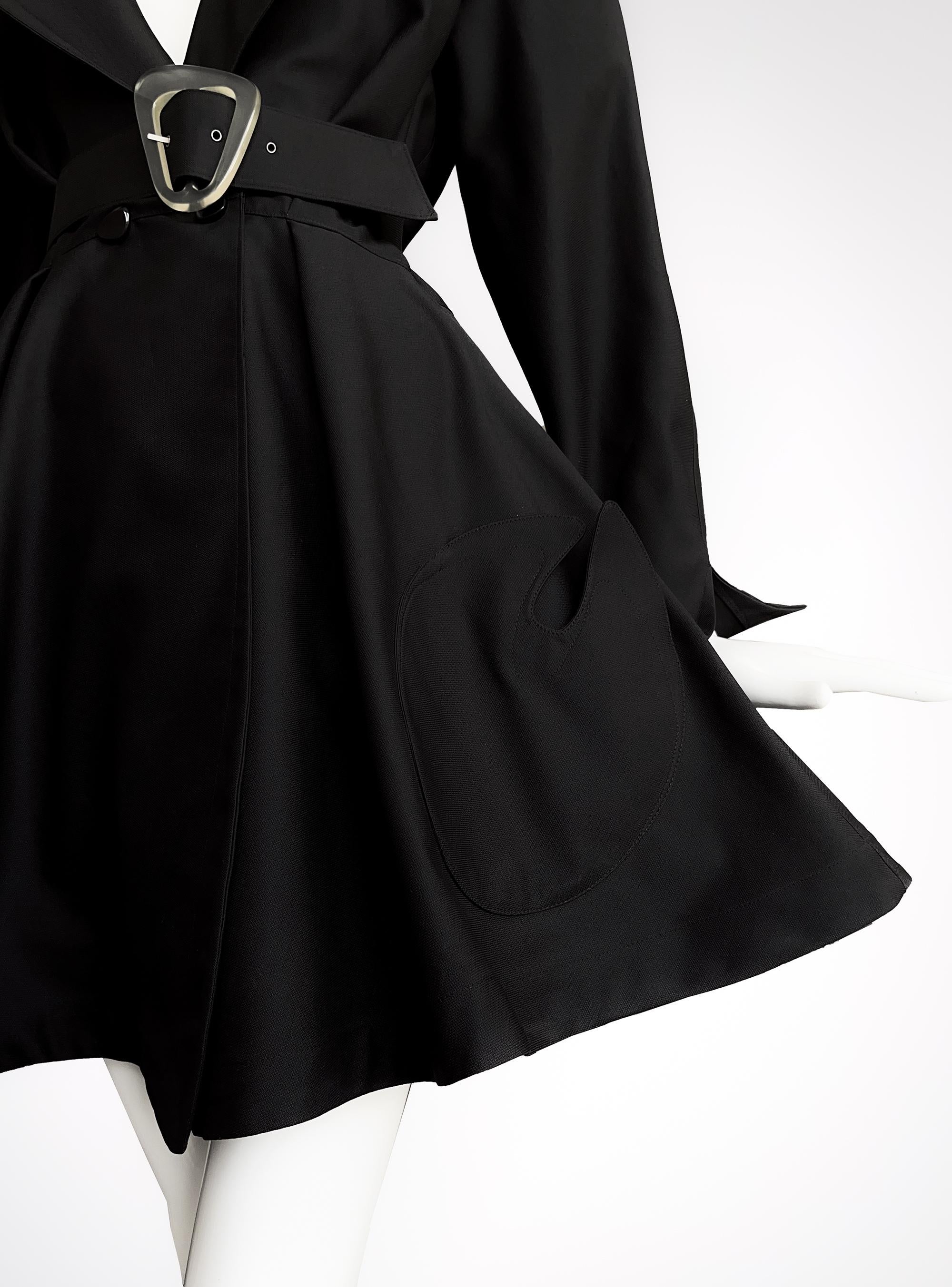 Women's Thierry Mugler 1990 Dramatic Jacket Sculptural  Fitted Trench Coat For Sale